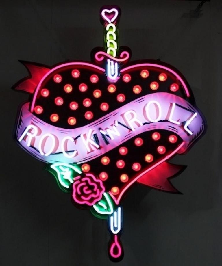 Rock N' Roll Corazón - Mixed Media Art de Chris Bracey