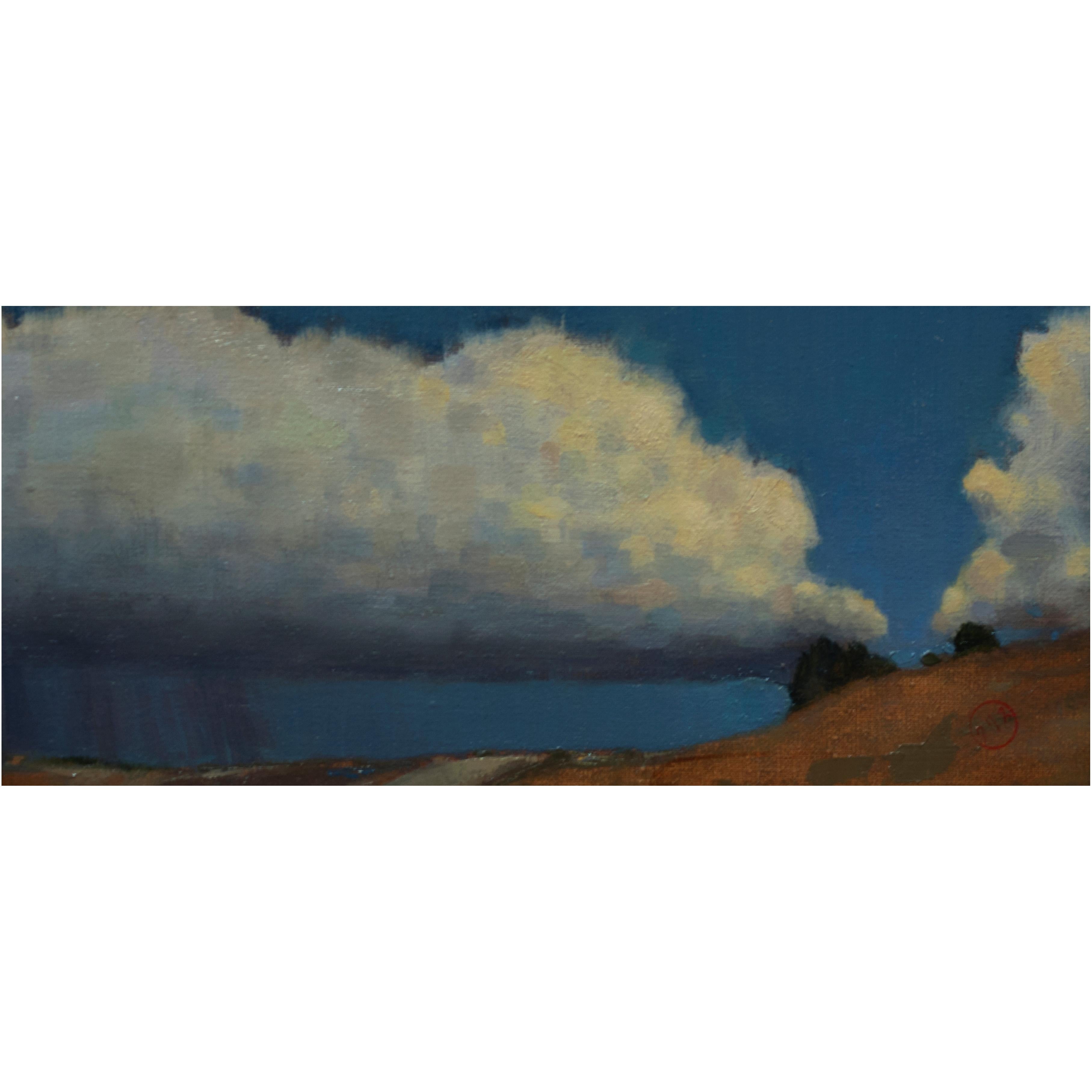 Dieses 9,5" x 14" große, gerahmte Ölgemälde des Künstlers Chris Brizzard zeigt die üppigen weißen Wolken eines aufkommenden Sturms vor einem hellblauen Himmel, der ein Stück Prärie-Landschaft zeigt.

Chris Brizzard begann seine formale Ausbildung