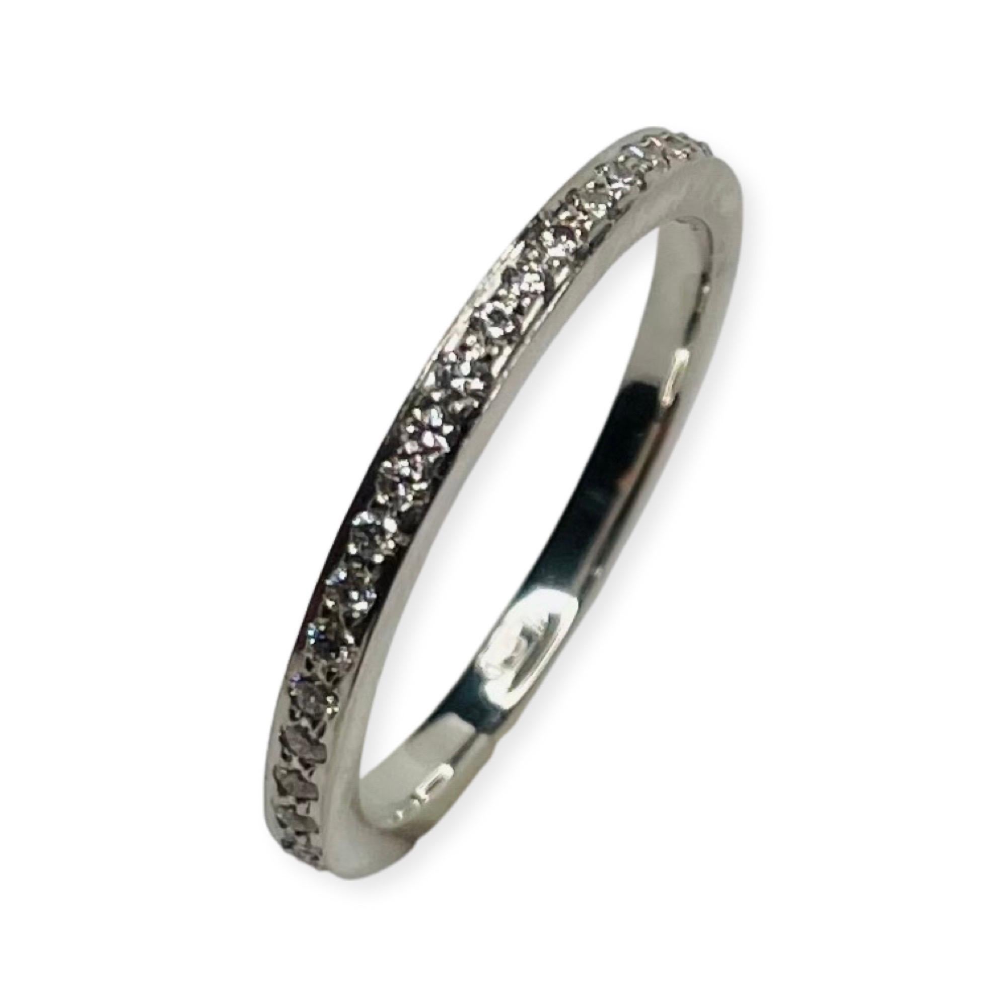 Chris Correia Ewigkeitsring aus Platin und Diamant (Rundschliff) im Angebot