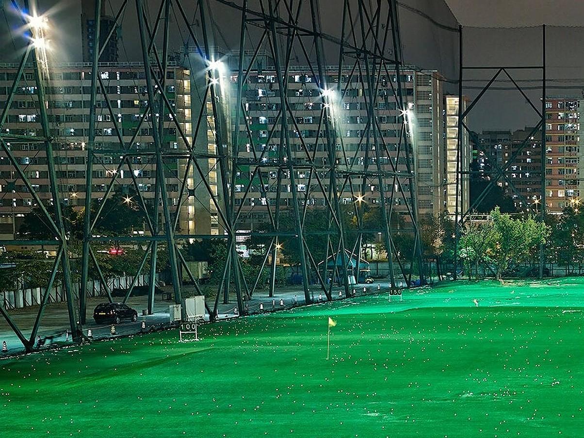 Driving Range II von Chris Frazer Smith - Zeitgenössische Sportfotografie im Angebot 2