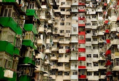 Hong Kong Apartments II von Chris Frazer Smith - Zeitgenössische Reisefotografie