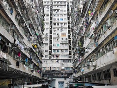 Hong Kong Block, Chris Frazer Smith – Zeitgenössische Fotografie, Landschaft, Himmel