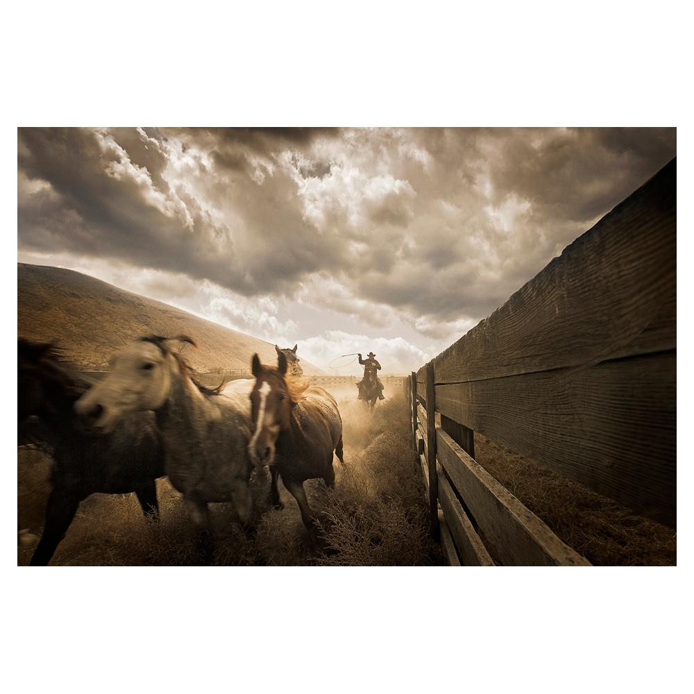 Chris Gordaneer Color Photograph – Cowboys Nr. 2