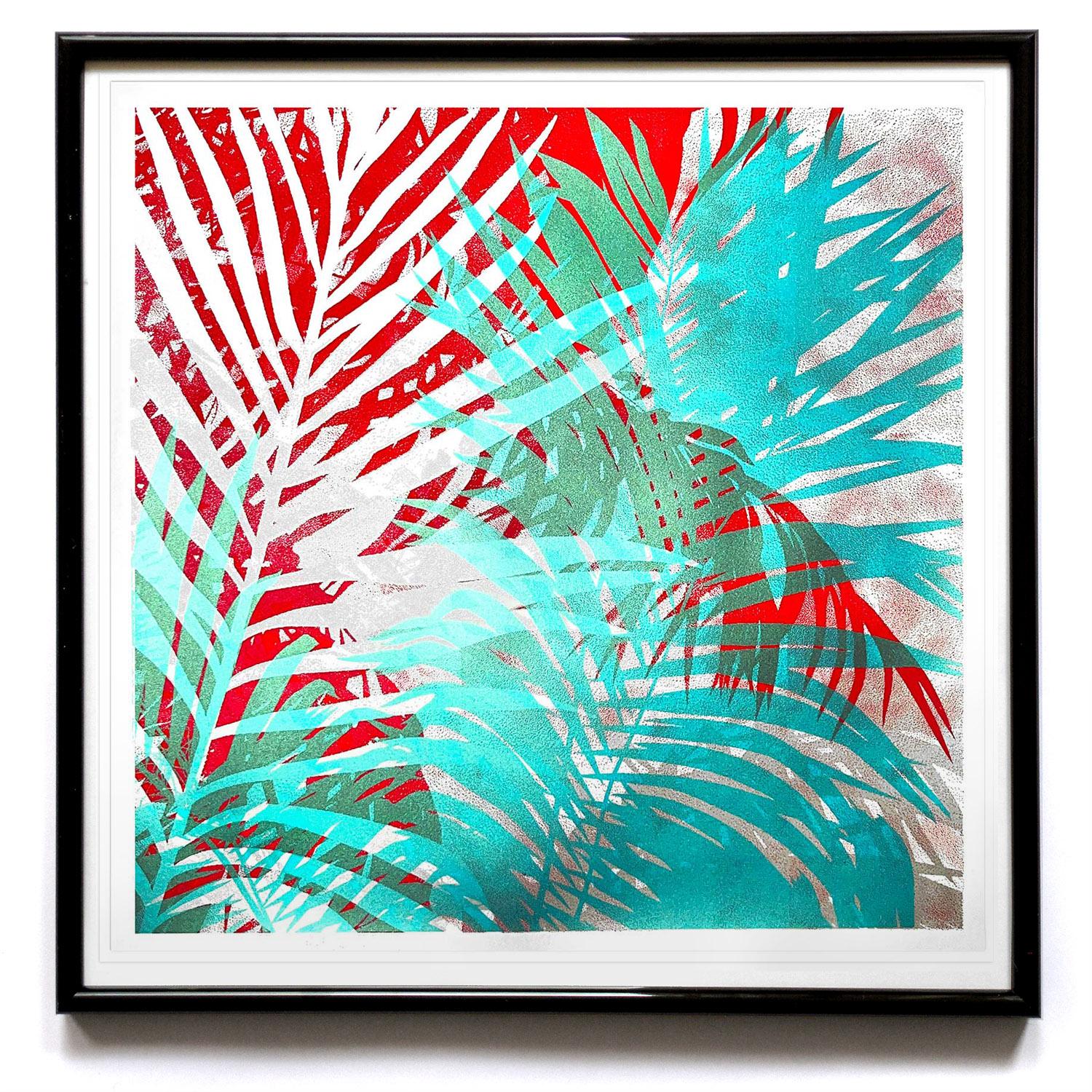 TROPIC PALM, Limitierte Auflage, Tropisch, Rot, Blau, Baum, Nature  – Print von Chris Keegan