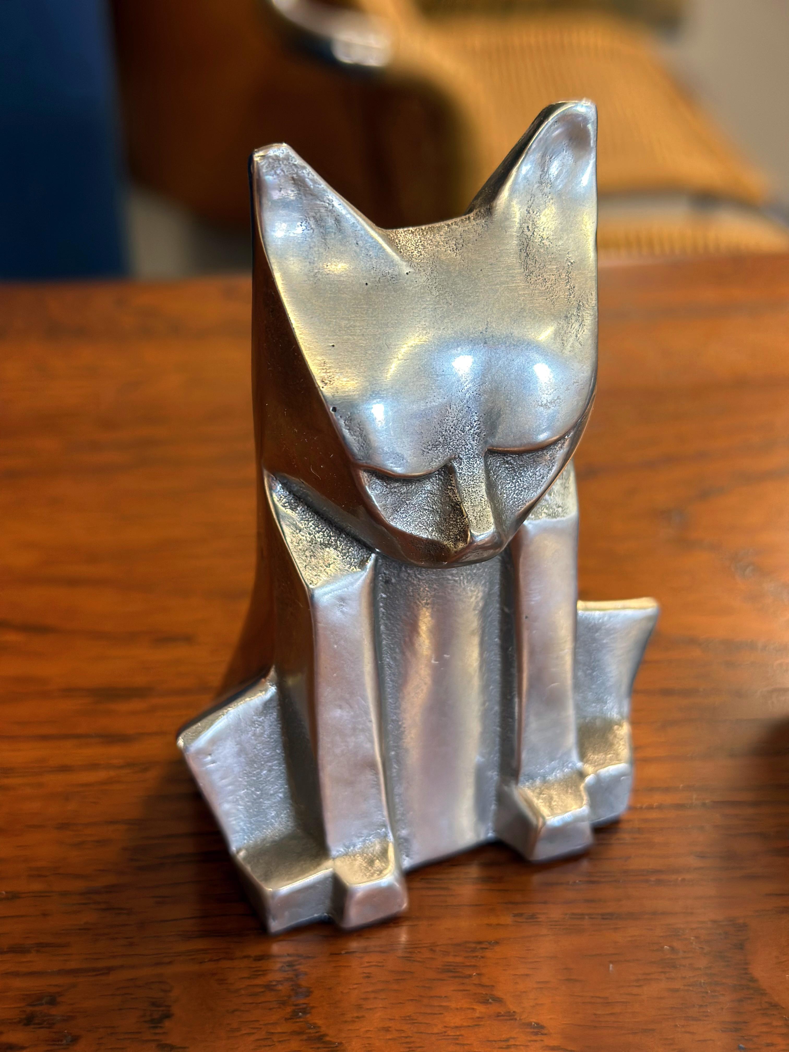 Trío de esculturas de Chris Petersen: Gato, Pelícano y Búho Moderno de mediados de siglo en venta