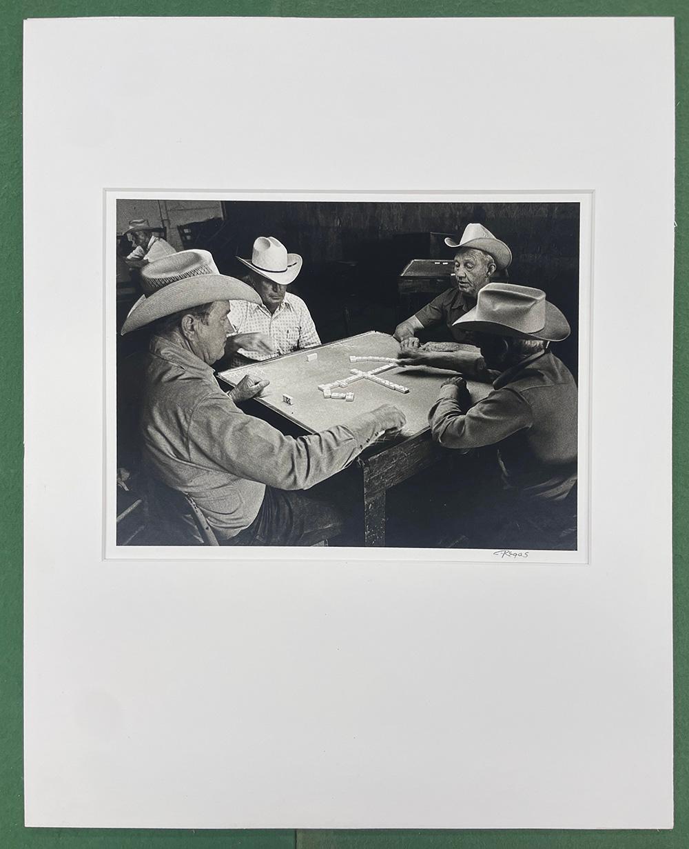 Domino Players, Lawn, TX - Cowboys, Western, Bar, Texas, Juego - Photograph Moderno de Chris Regas