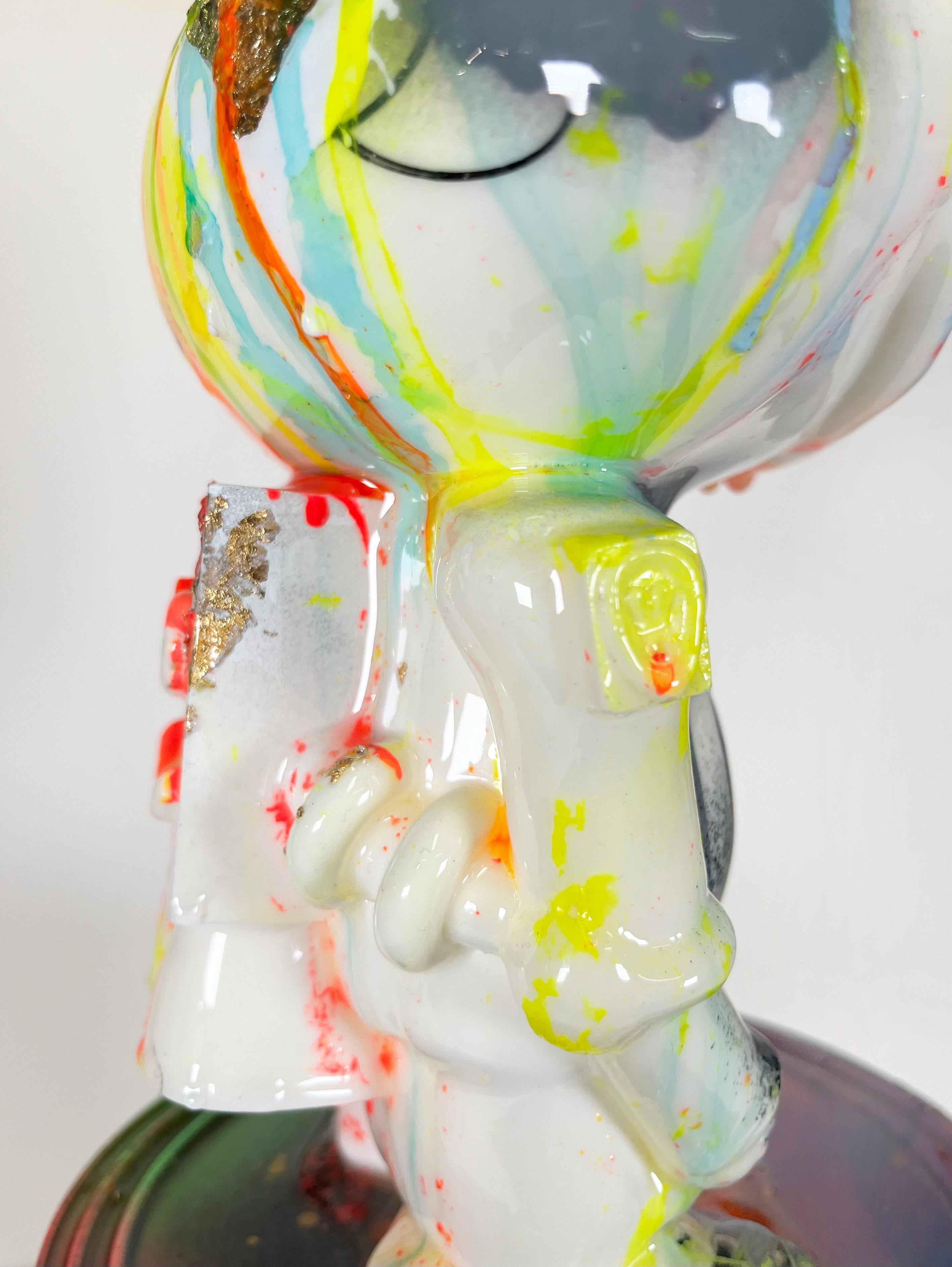 Technicolour Xeno Paint Can v2, sculpture de personnage colorée et fraîche en résine moulée en vente 2