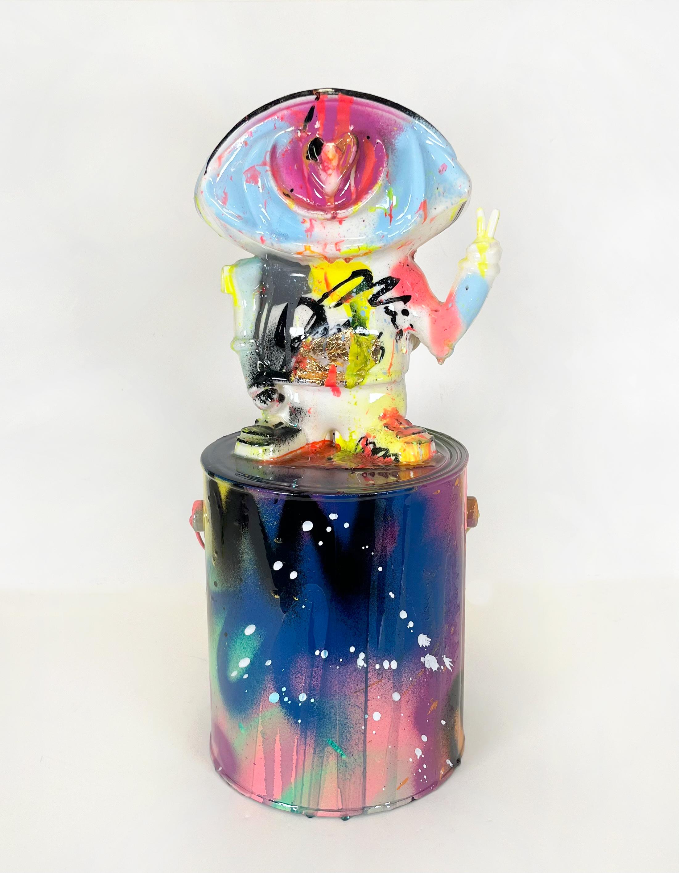 Abstract Sculpture Chris Solcz - Technicolour Xeno Paint Can v2, sculpture de personnage colorée et fraîche en résine moulée