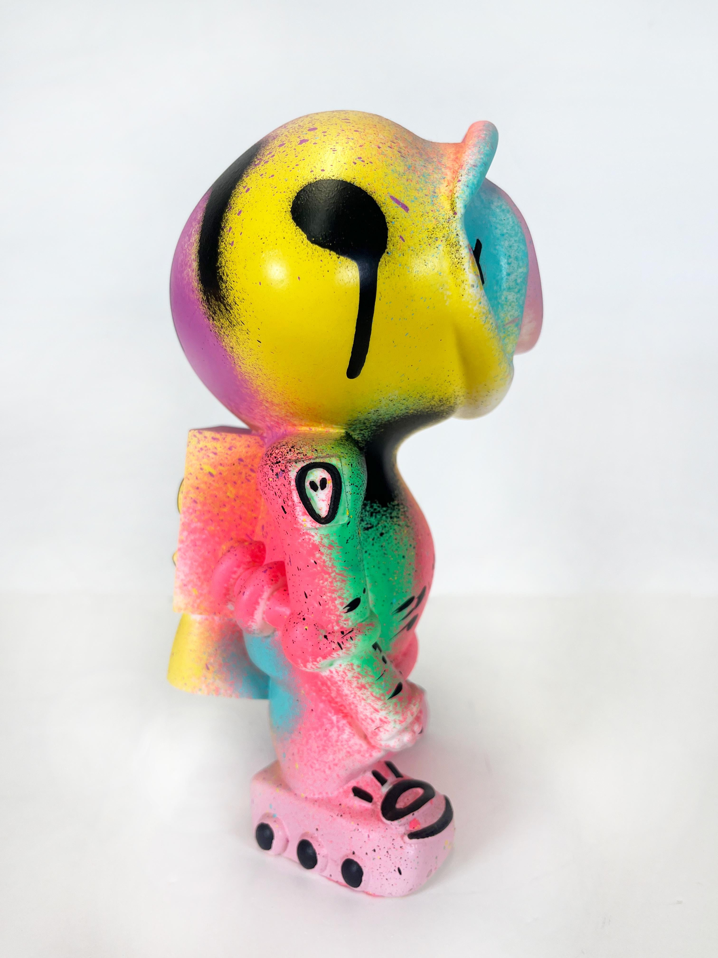 Technicolour Xeno v4, sculpture colorée et froide en résine moulée en vente 2