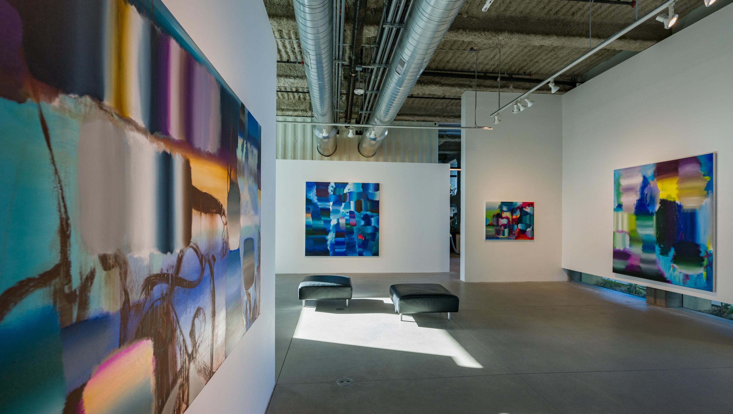 ACRILICO SU TELA
b. 1978
Esploro la temporalità della rappresentazione attraverso l'astrazione, costruendo nuovi sistemi e modalità in cui il materiale della pittura converge con l'estetica visiva delle immagini digitali e fotografiche. Scopro le
