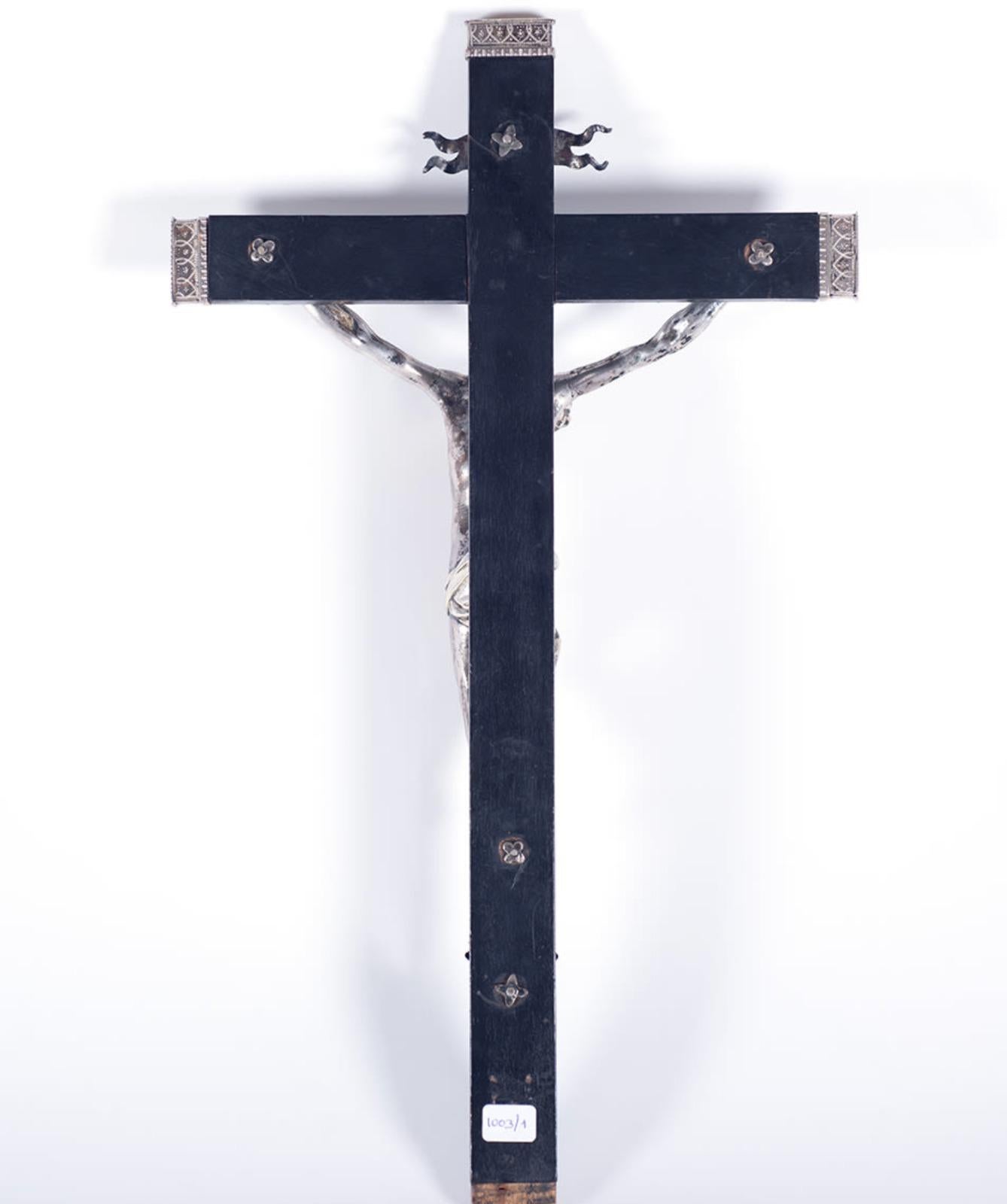 Christ crucifié en argent
École italienne du XVIe siècle
Dimensions : hauteur : 40cm.
Très bon état.