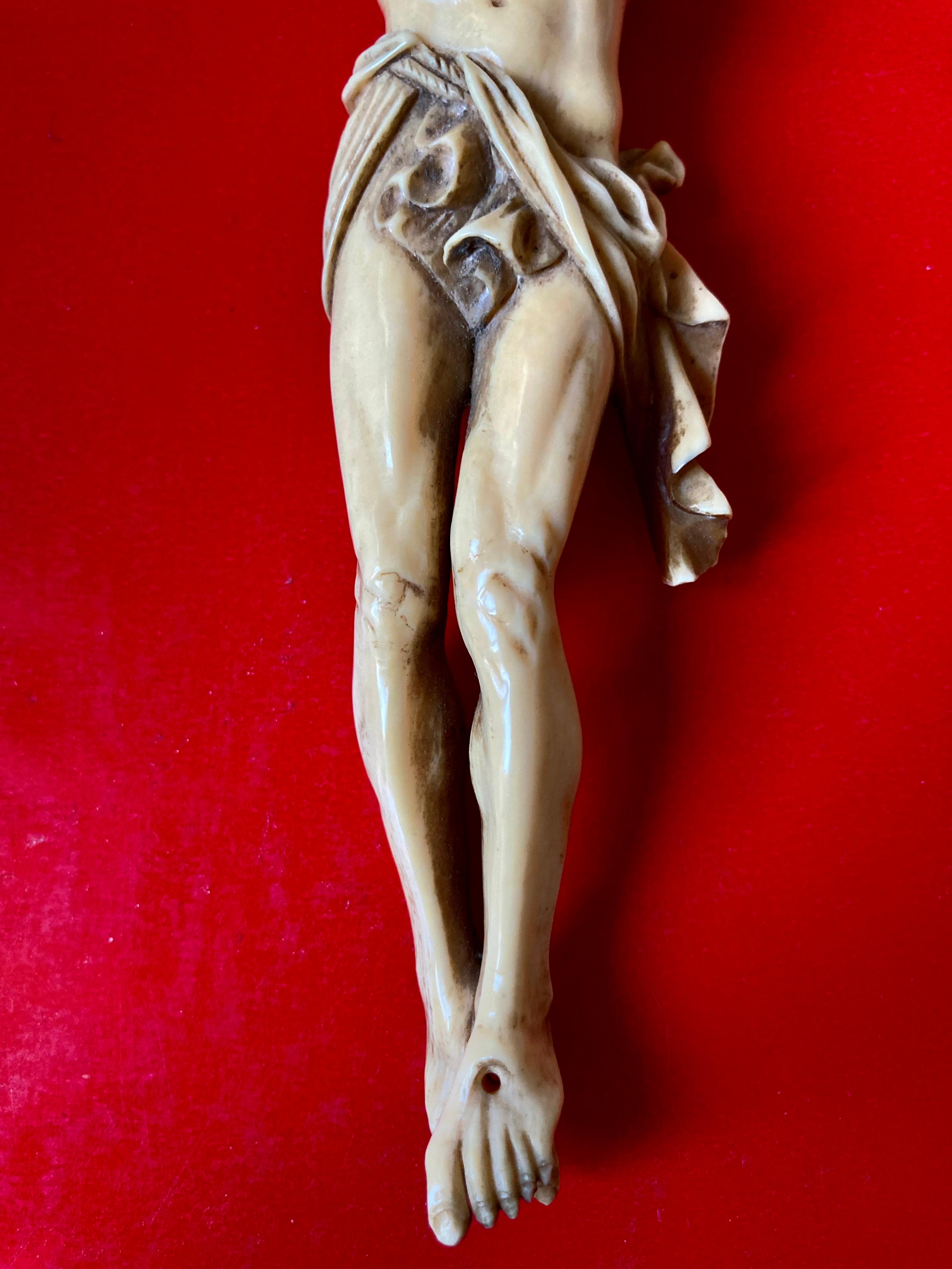 Christ In Carved Ivory, Italy, 18th Century 1