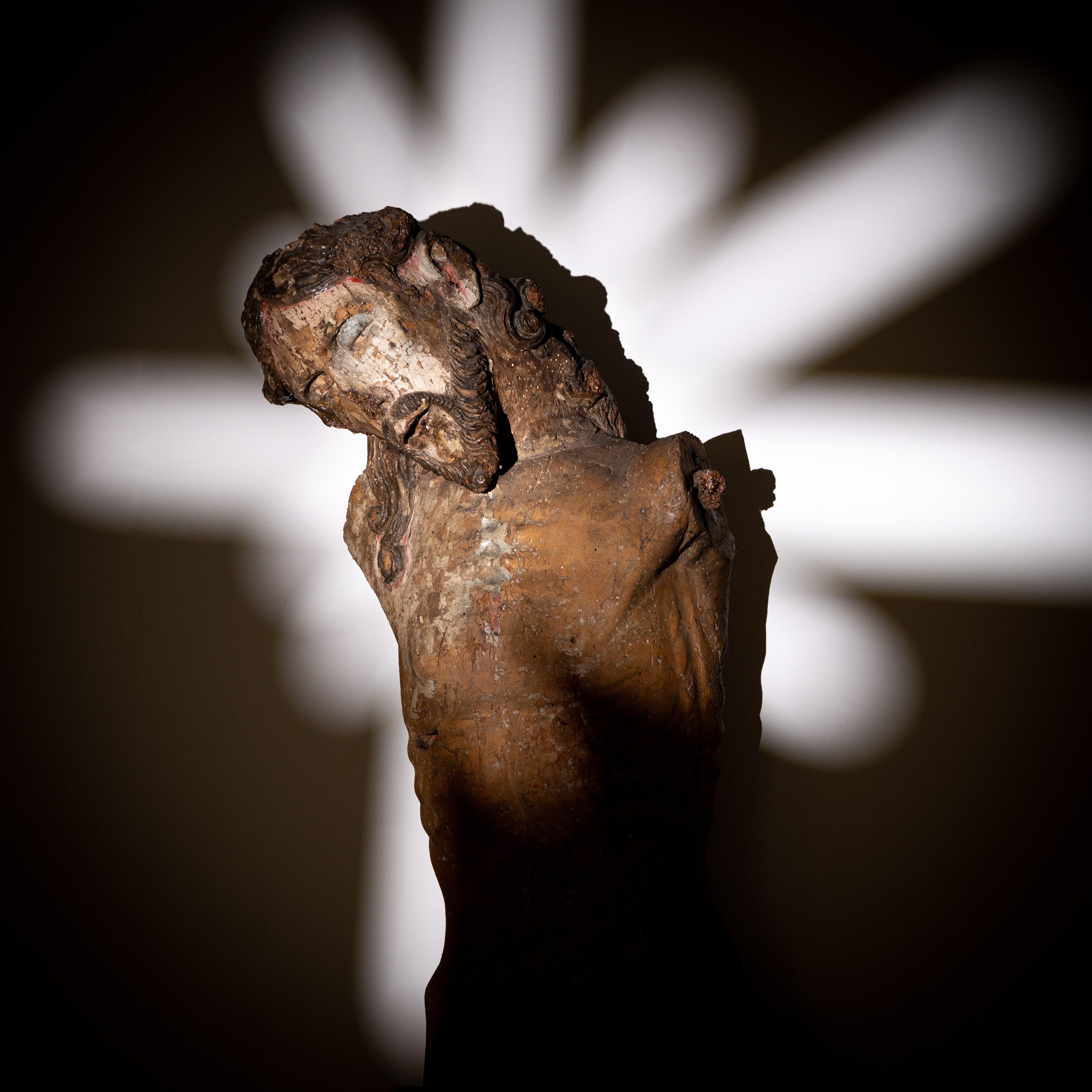 Wood Christ Sculpture, 17th Century For Sale