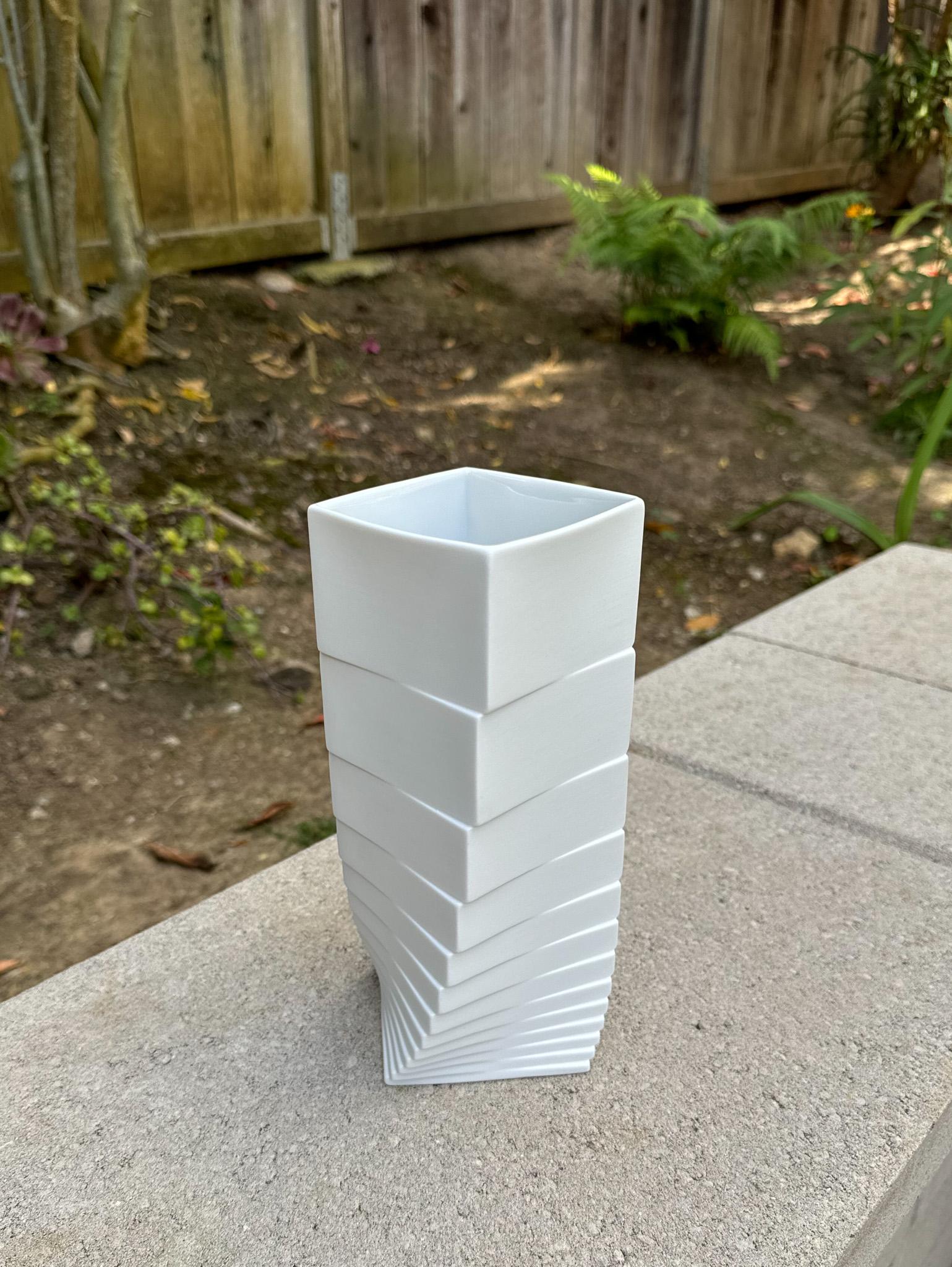 Vase en porcelaine blanc mat Christa Hausler-Goltz pour Rosenthal, Allemagne en vente 8