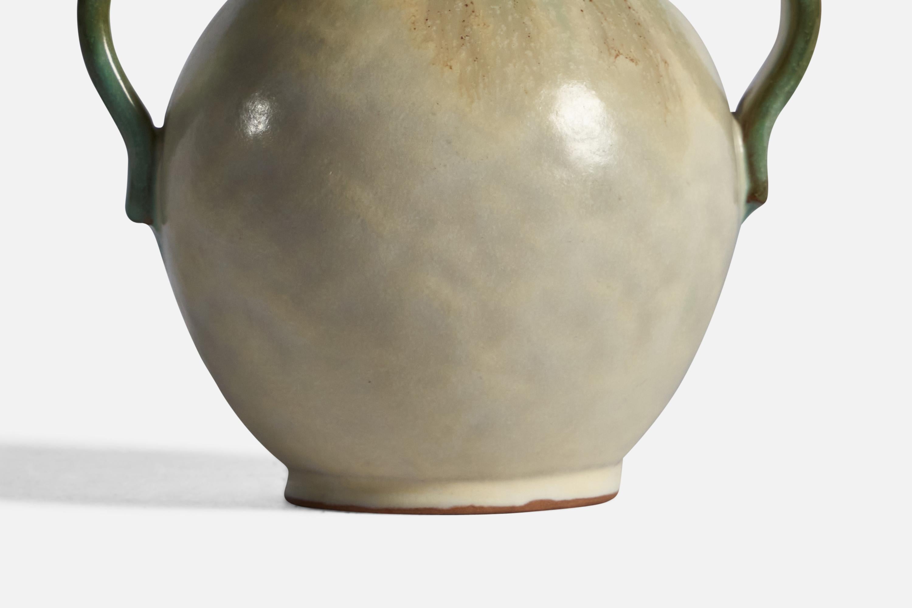 Christer Heijl, Vase, Earthenware, Sweden, 1940s In Good Condition For Sale In High Point, NC