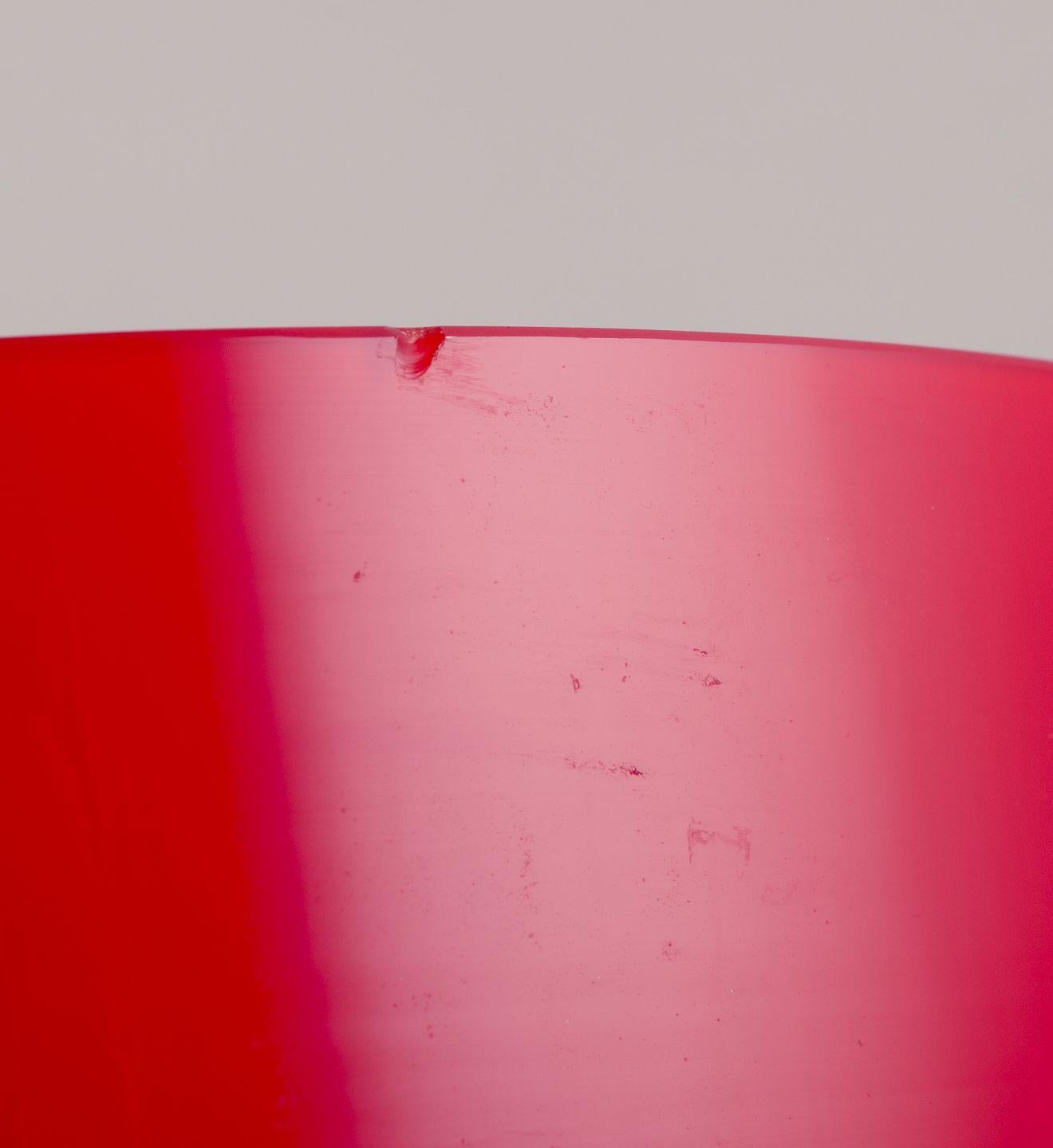 Christer Holmgren per Holmegaard. Vaso grande in vetro artistico rosso. Forma rara. In condizioni buone in vendita a København, Copenhagen