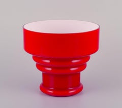 Christer Holmgren per Holmegaard. Vaso grande in vetro artistico rosso. Forma rara.
