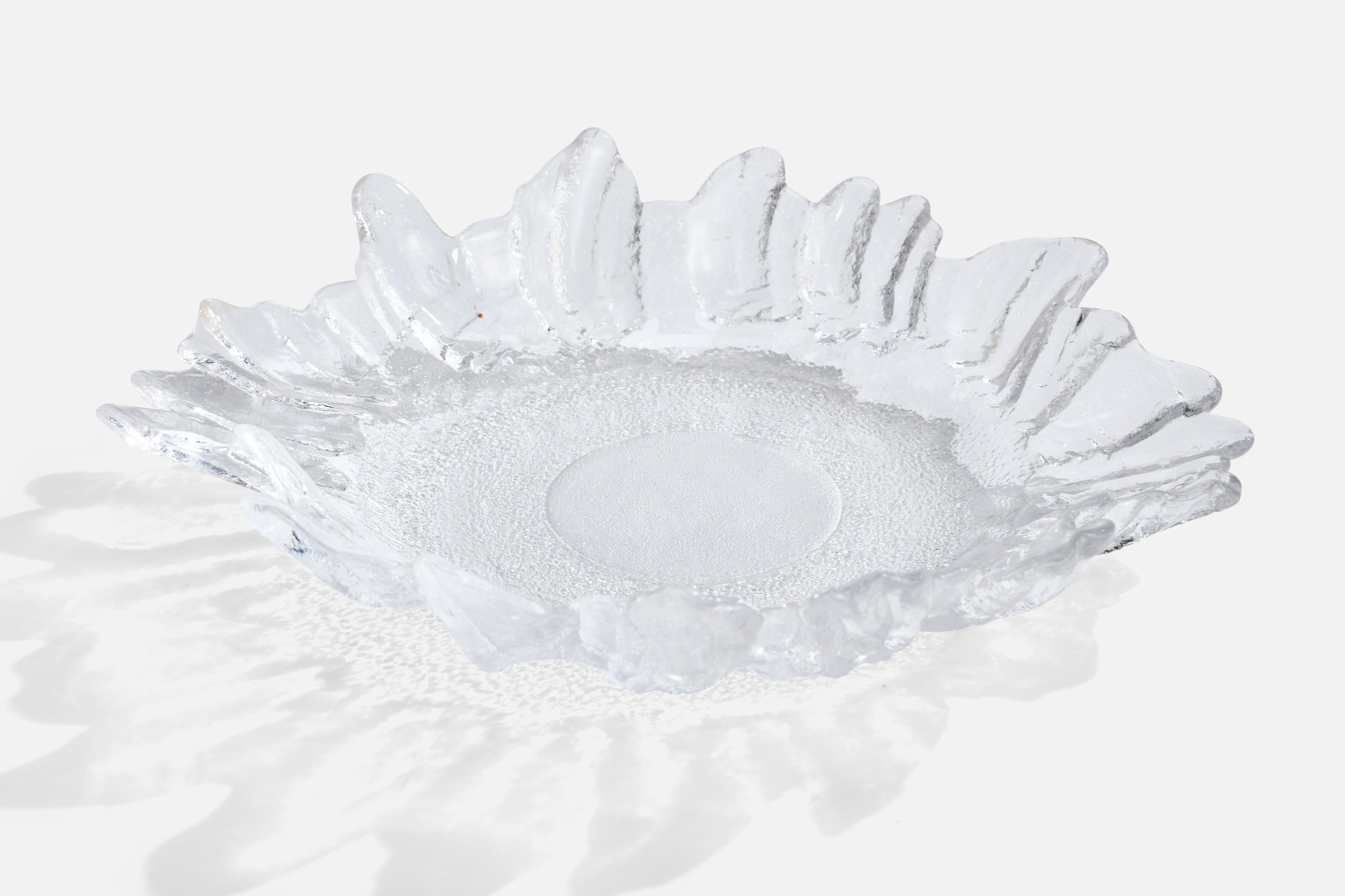 A glass dish designed by Christer Sjögren and produced by Lindshammar Glasbruk, Sweden, c. 1970s.

Overall Dimensions (inches): 2.125