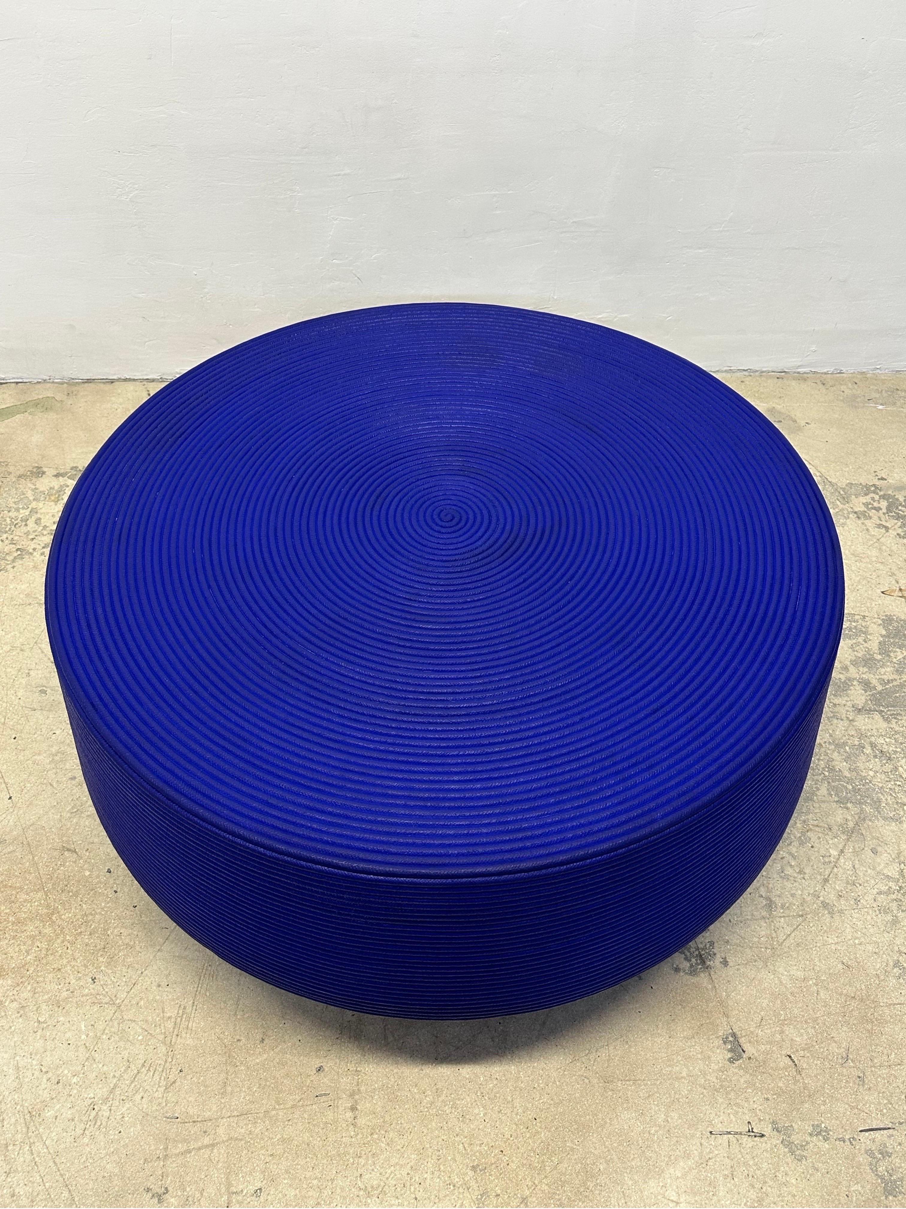XXIe siècle et contemporain Table basse Afritamu Christian Astuguevieille avec finition bleu Yves Klein en vente