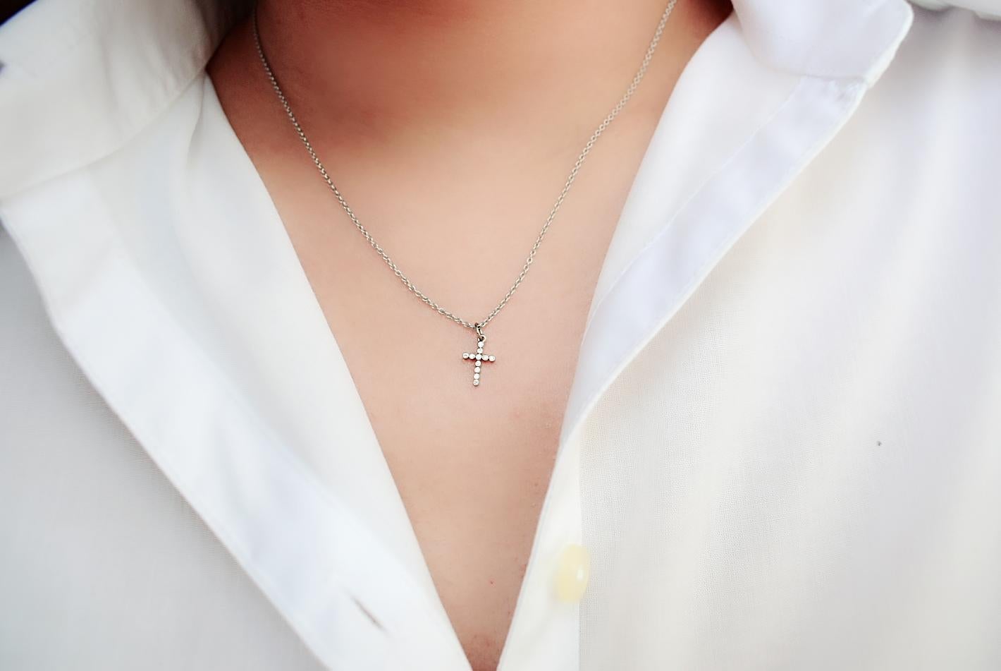 Contemporary 18 K White Gold Christian Cross Diamond Pendent or Charm For Sale