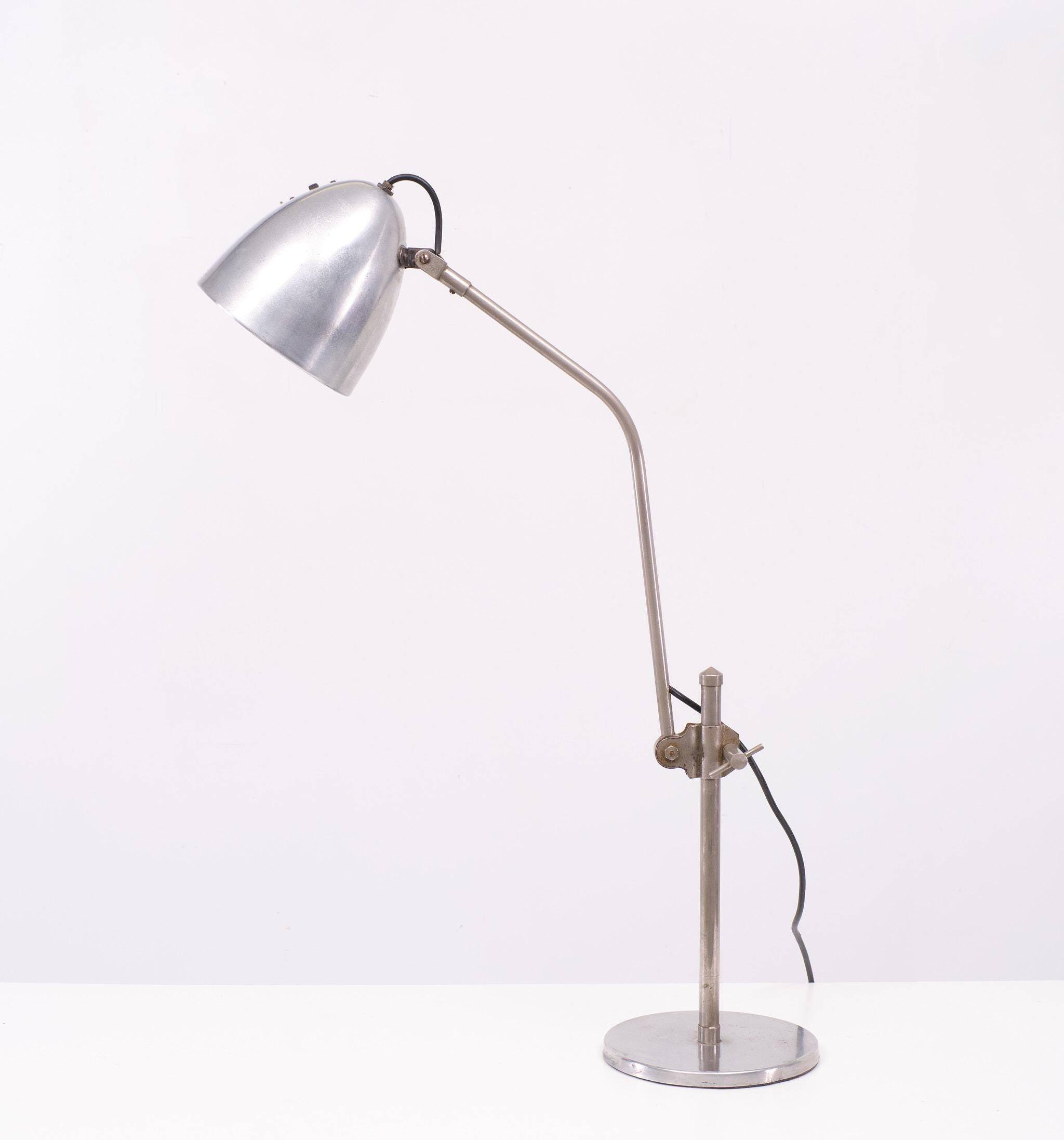 Christian Dell  Lampe de bureau Bauhaus 1930 Allemagne  Bon état - En vente à Den Haag, NL