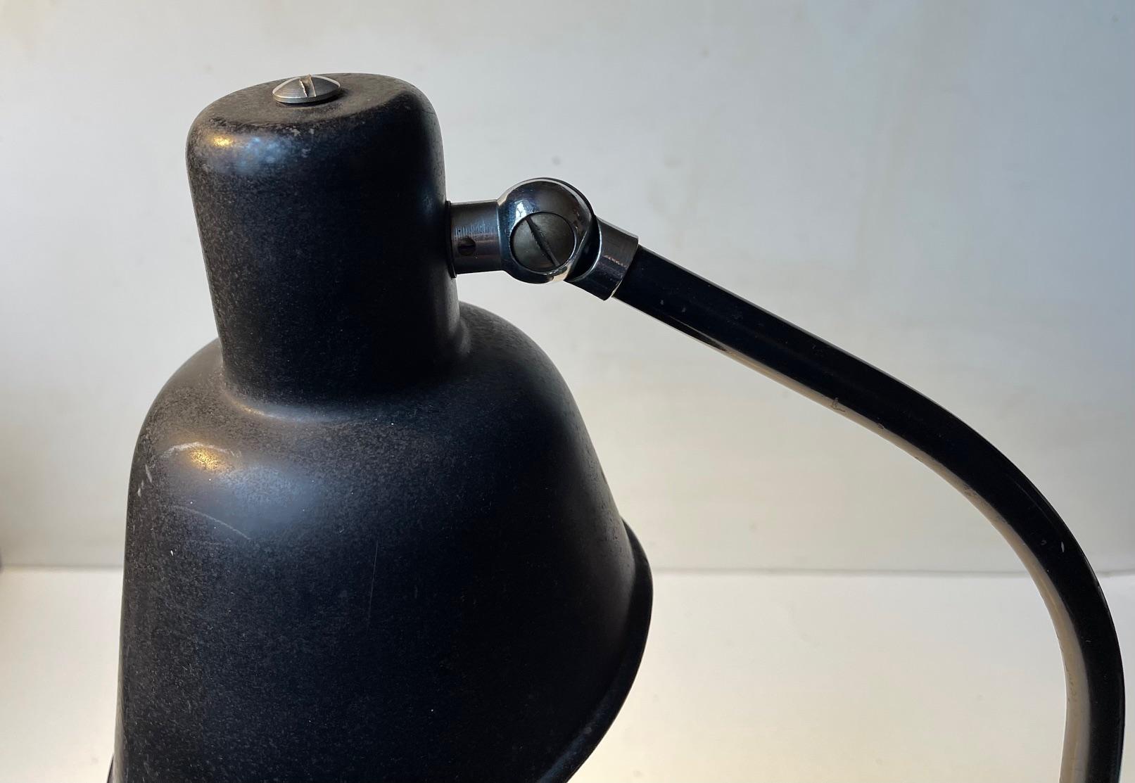 Lampe de bureau Bauhaus noire de Christian Dell pour Bünte und Remmler en vente 2