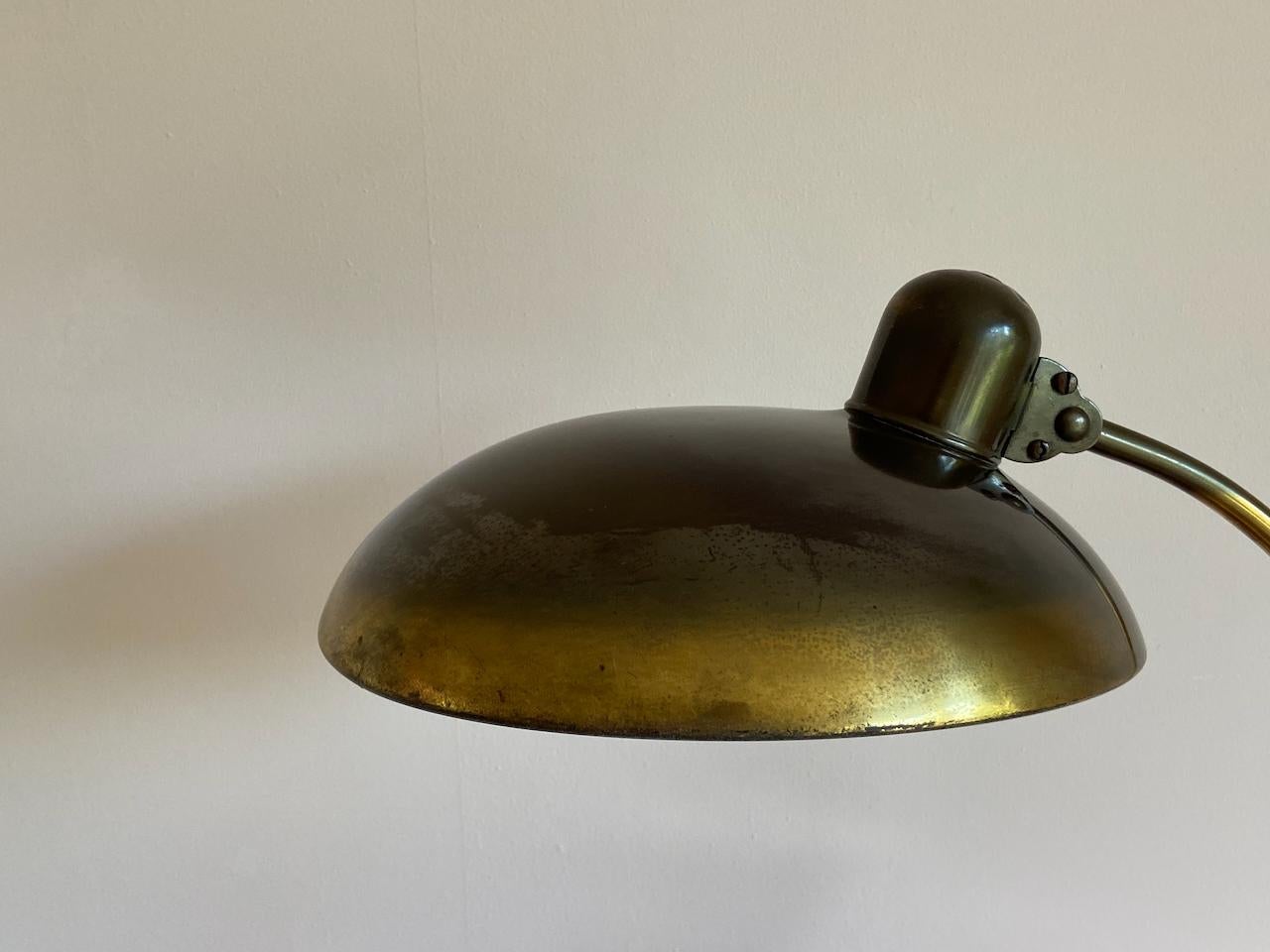 Christian Dell Lampe de table en laiton 6631 Lampe de bureau par Kaiser Idell Bauhaus, Allemagne en vente 4