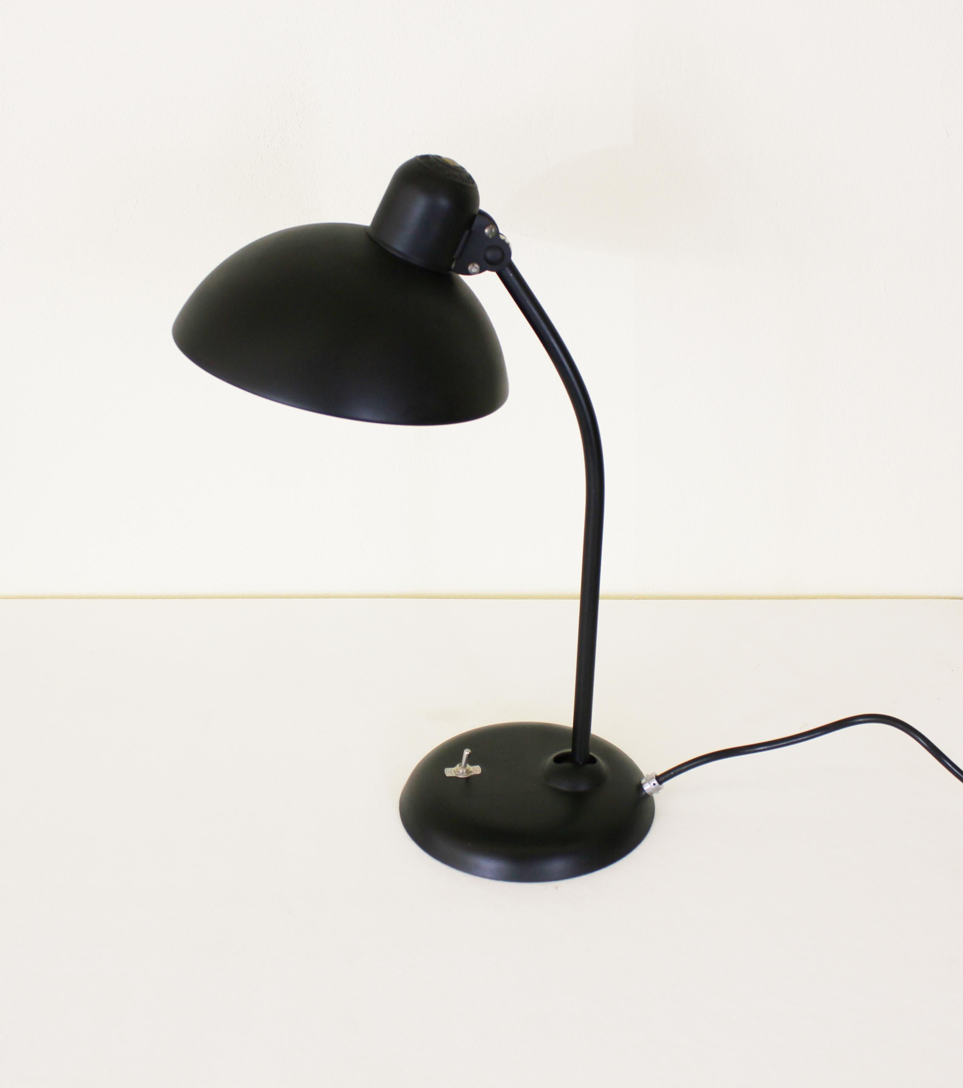 Industriel Lampe de bureau Christian Dell modèle 6556 T en vente