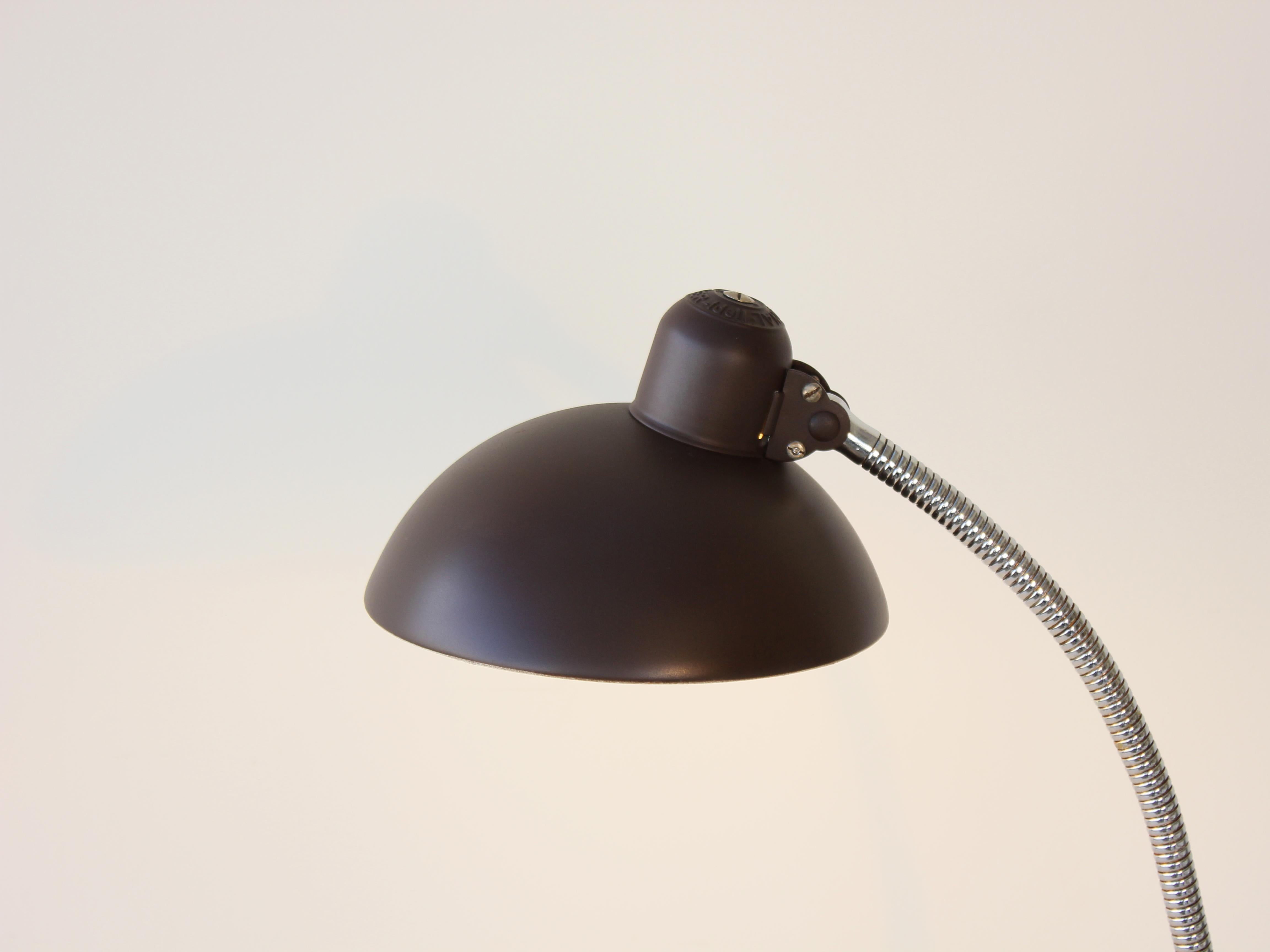 Milieu du XXe siècle Lampe de bureau Christian Dell modèle 6561 en vente