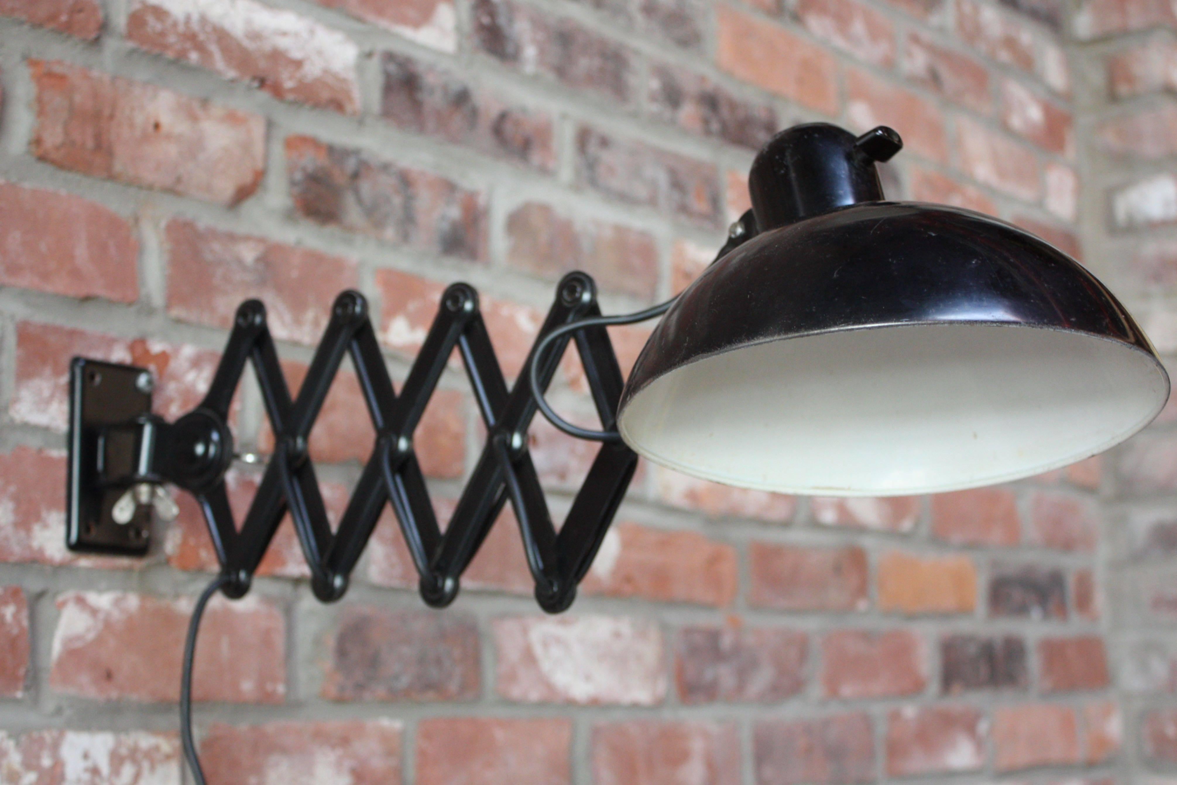 1930s Industrial / Bauhaus style Christian Dell for Kaiser Idell 'accordion' lamp with adjustable and extendable shade (smaller version - can be extended from 12
