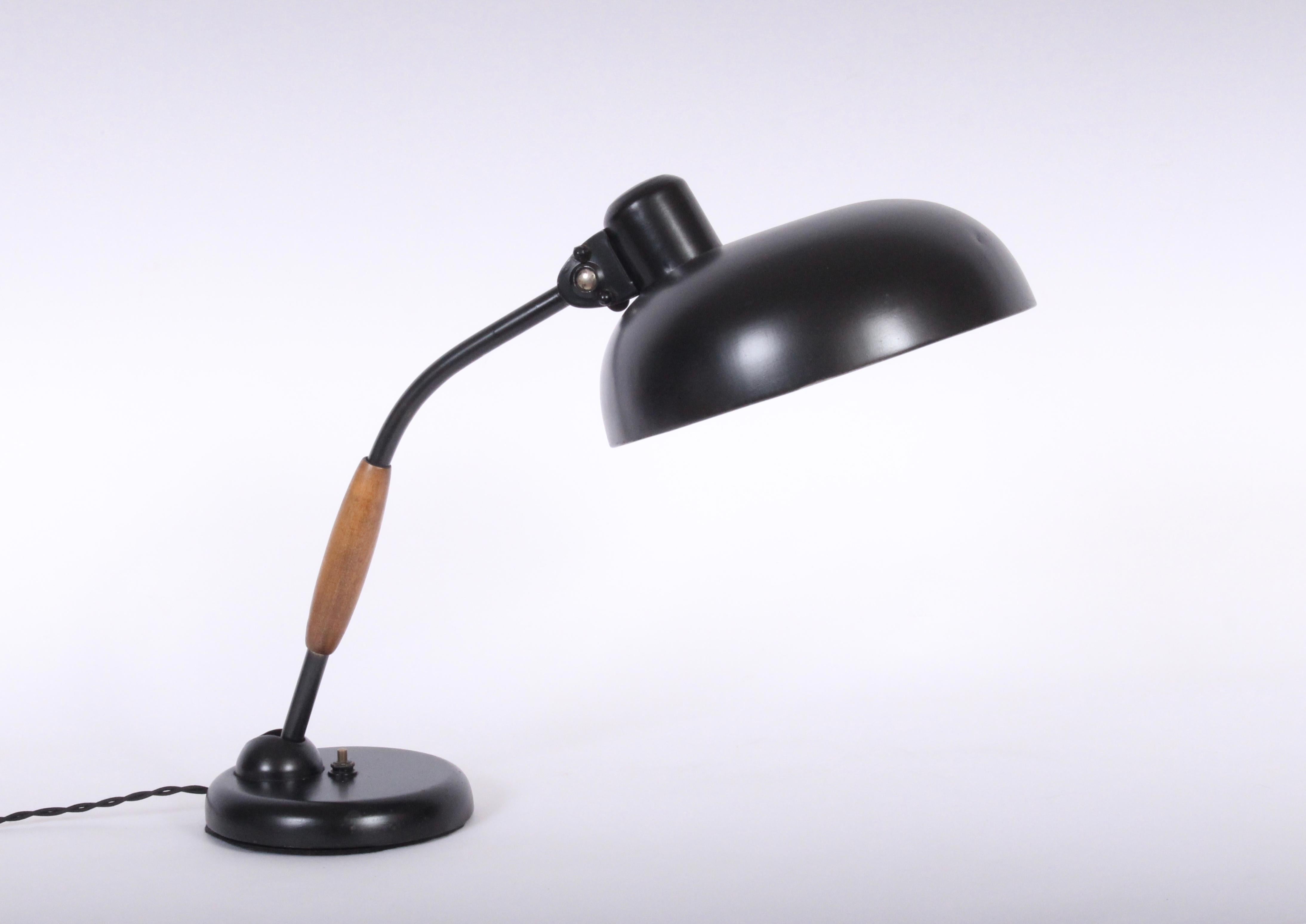 Christian Dell für Koranda Verstellbare schwarze Bauhaus-Schreibtischlampe, 1933 (Emailliert) im Angebot