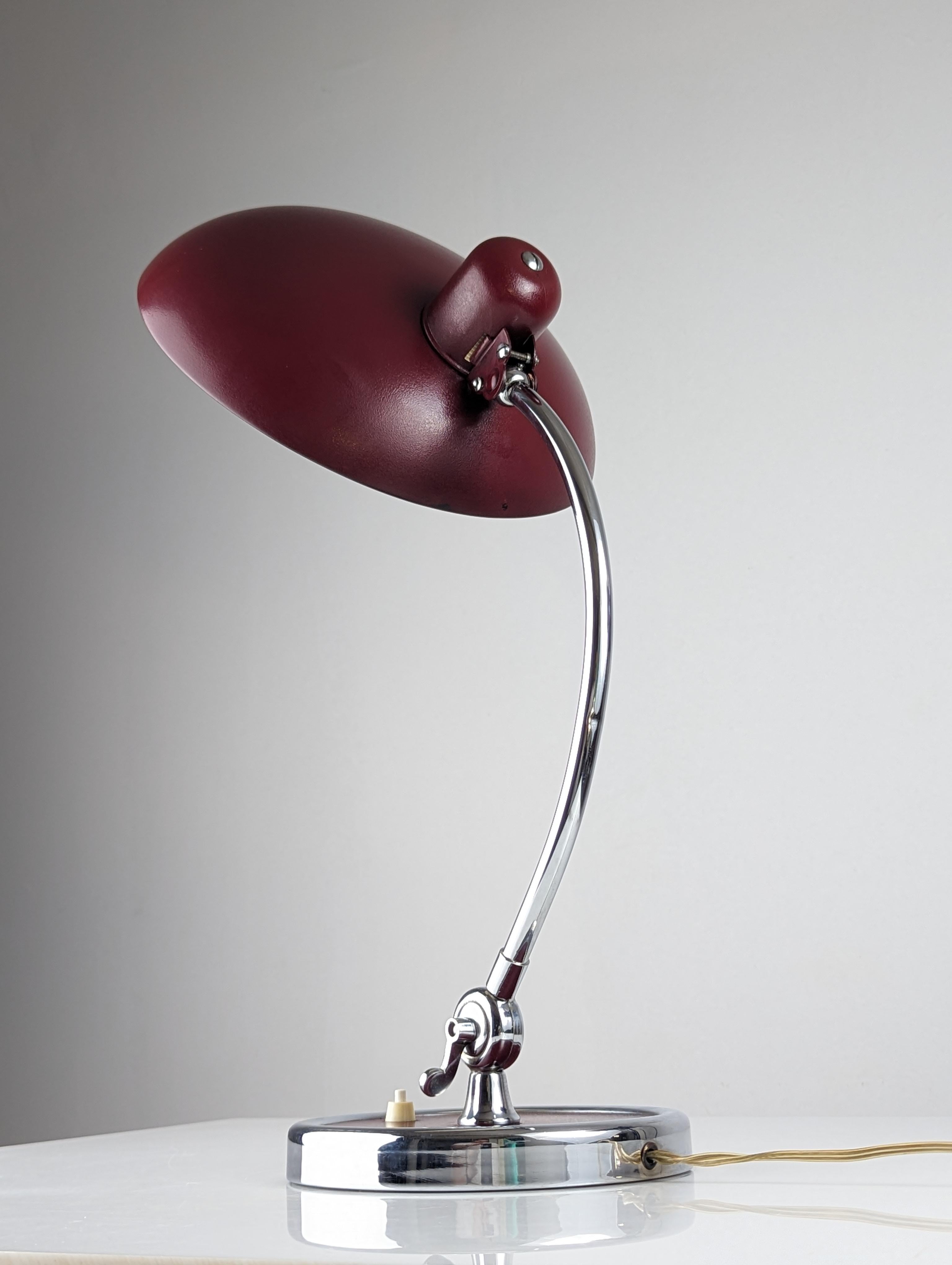 European Christian Dell ”President” Bordeaux Desk Lamp For Sale