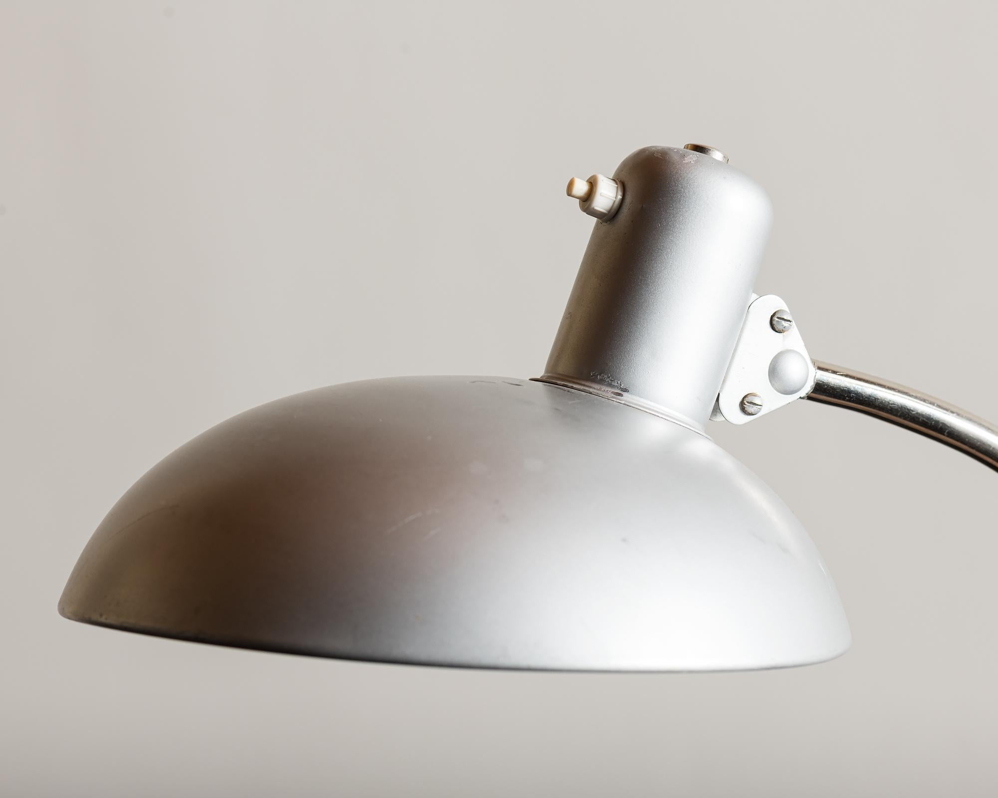 Modern Christian Dell President Desk Lamp in Chrome and Silver Lacquer, Germany, 1930s For Sale