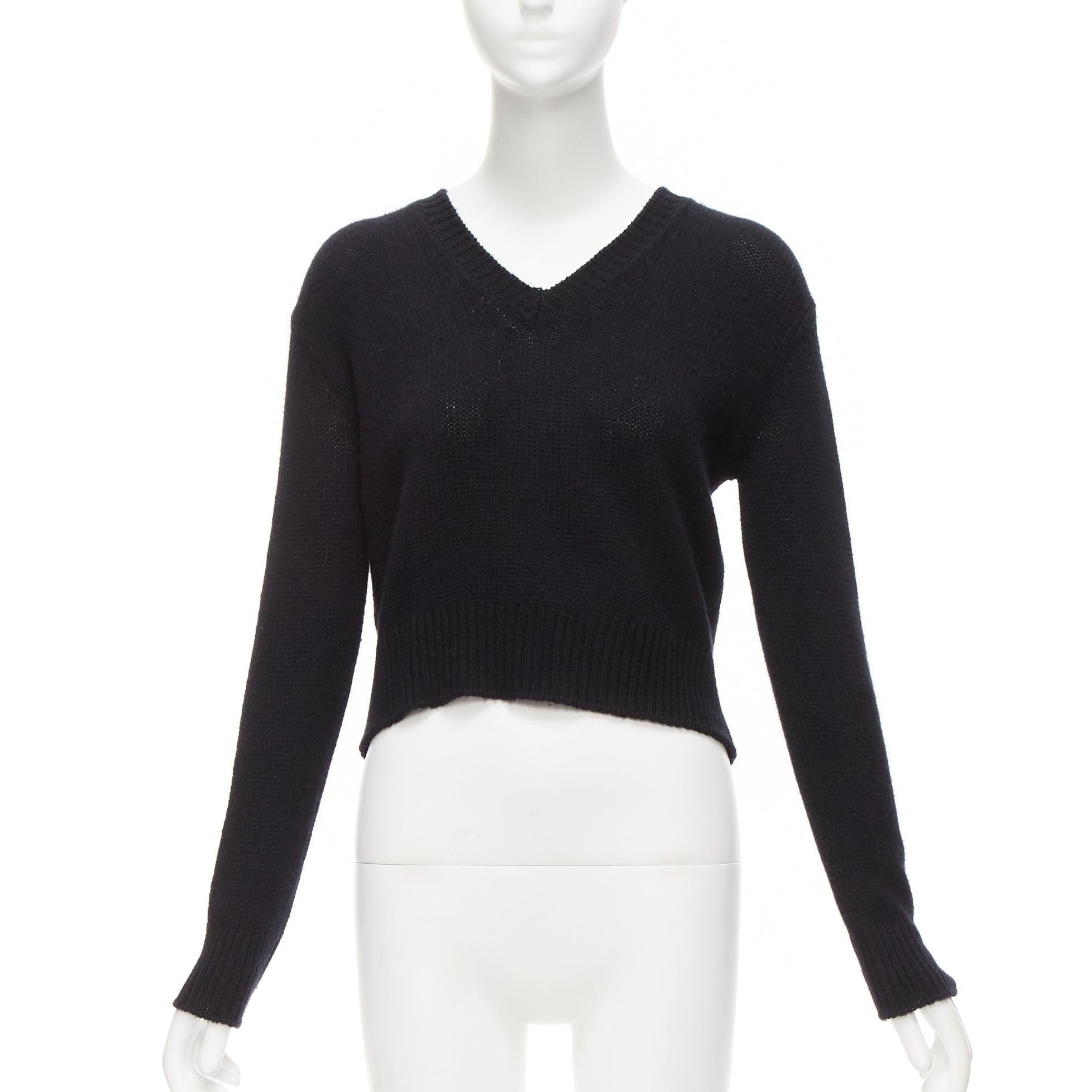 CHRISTIAN DIOR 100% cashmere J'adior Amor black red cropped sweater FR34 XS
Reference: YIKK/A00060
Brand: Dior
Designer: Maria Grazia Chiuri
Collection: Jadior Amor
Material: Cashmere
Color: Black, Red
Pattern: Solid
Closure: Pullover
Extra Details: