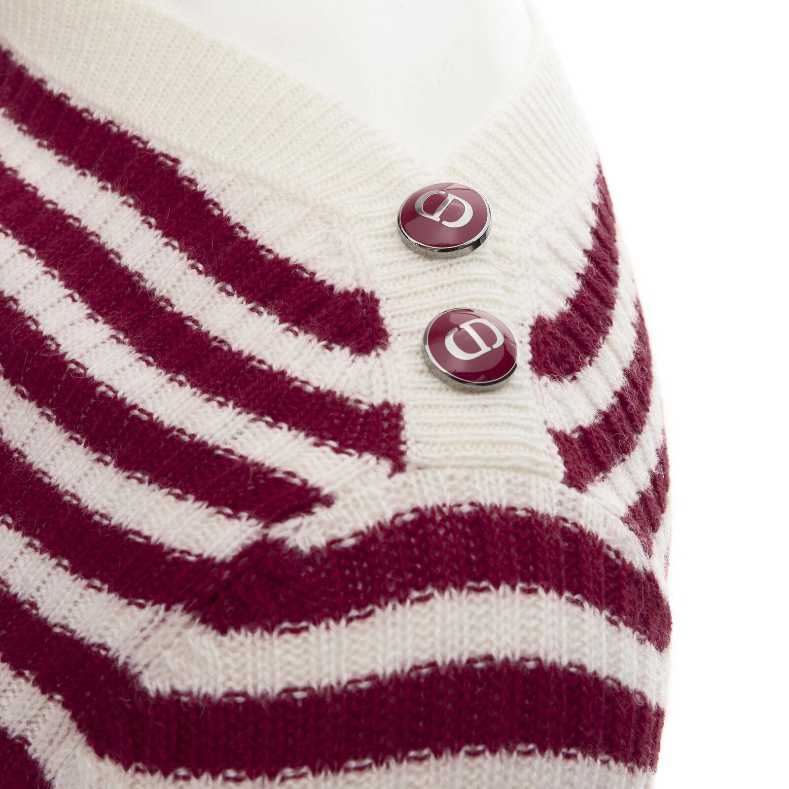 CHRISTIAN DIOR 100% cashmere white red striped boat neck CD button top FR34 XS
Reference: AAWC/A00235
Brand: Christian Dior
Designer: Maria Grazia Chiuri
Material: 100% Cashmere
Color: Red, White
Pattern: Striped
Closure: Button
Extra Details: