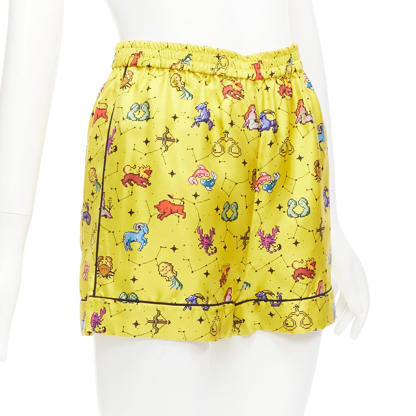 CHRISTIAN DIOR 100% silk Lucky Dior yellow astrology boxer shorts FR32 XXS
Reference: AAWC/A00887
Brand: Dior
Designer: Maria Grazia Chiuri
Collection: Lucky Dior
Material: Silk
Color: Yellow, Multicolour
Pattern: Abstract
Closure: Elasticated
Extra