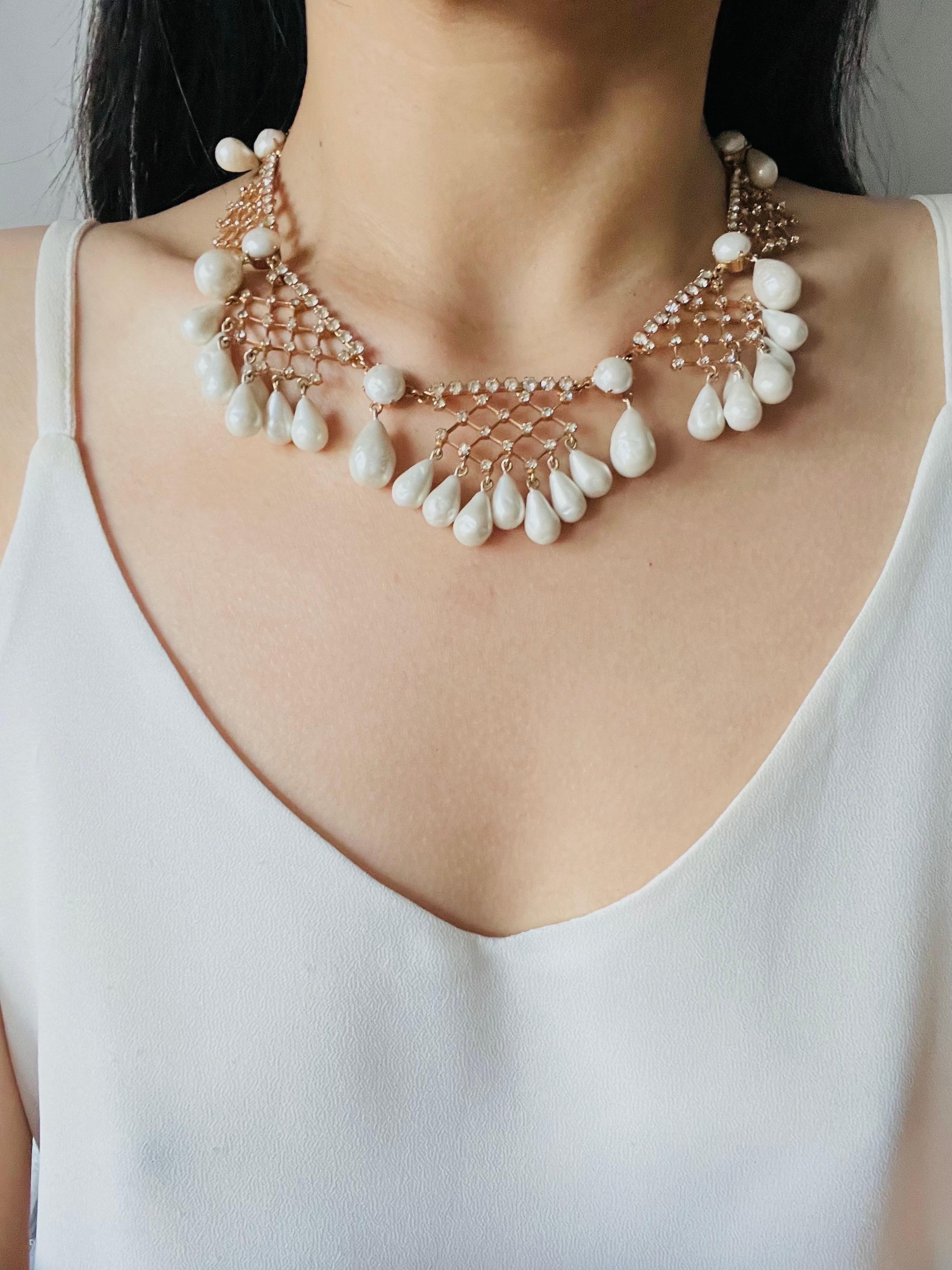 Christian Dior 1950 Vintage Bib Tear Drop Perle Cristalli Collana in pizzo a rete in vendita 4