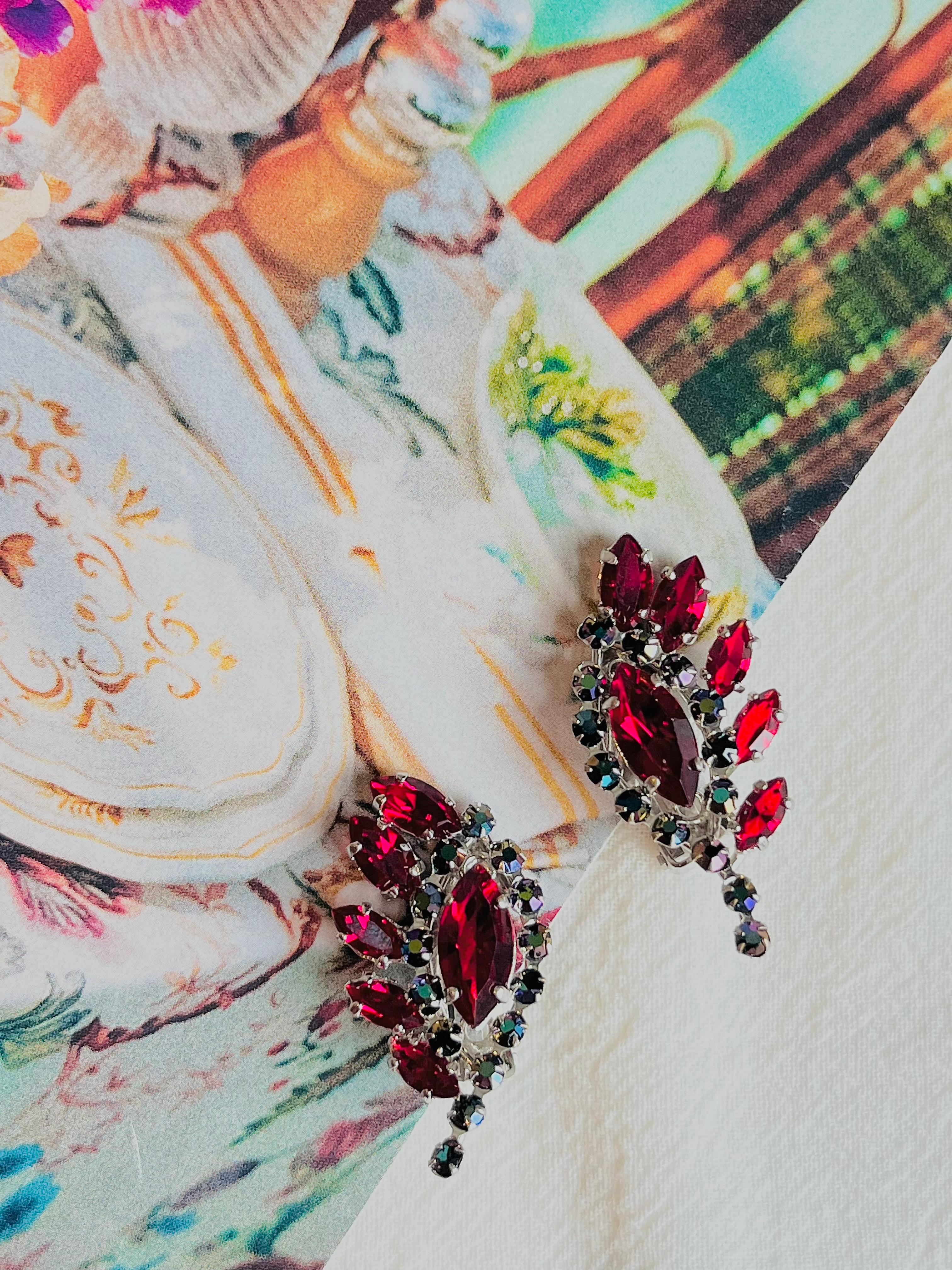 Christian Dior 1958 Iridescent Ruby Crystals Floral Wing Feather Clip Earrings In Excellent Condition For Sale In Wokingham, England