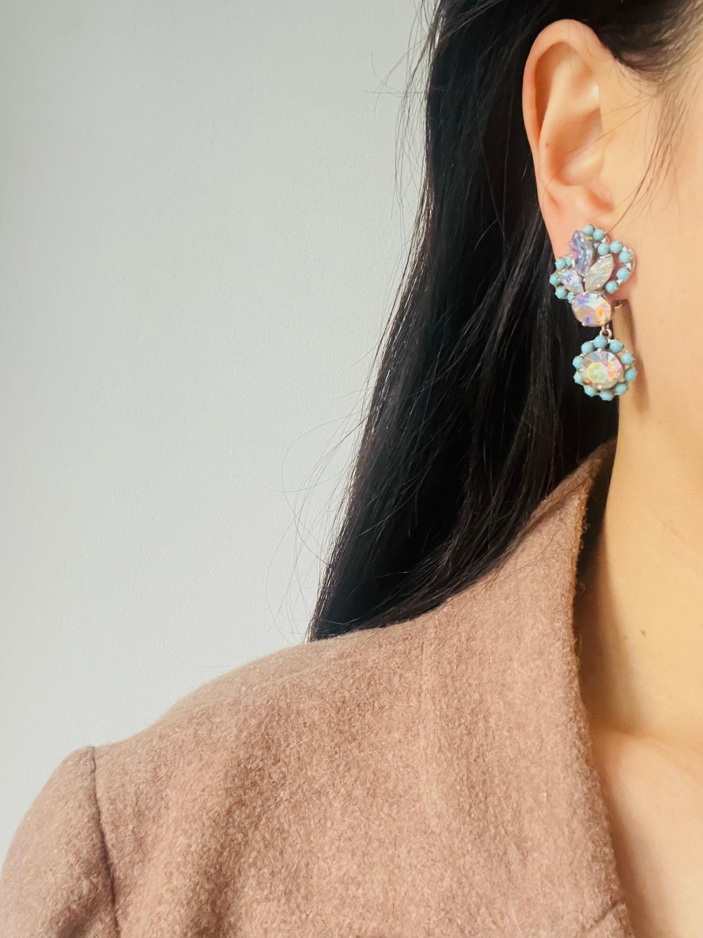 Christian Dior 1958 Turquoise Crystals Iridescent Aurora Flower Drop Earrings en vente 1