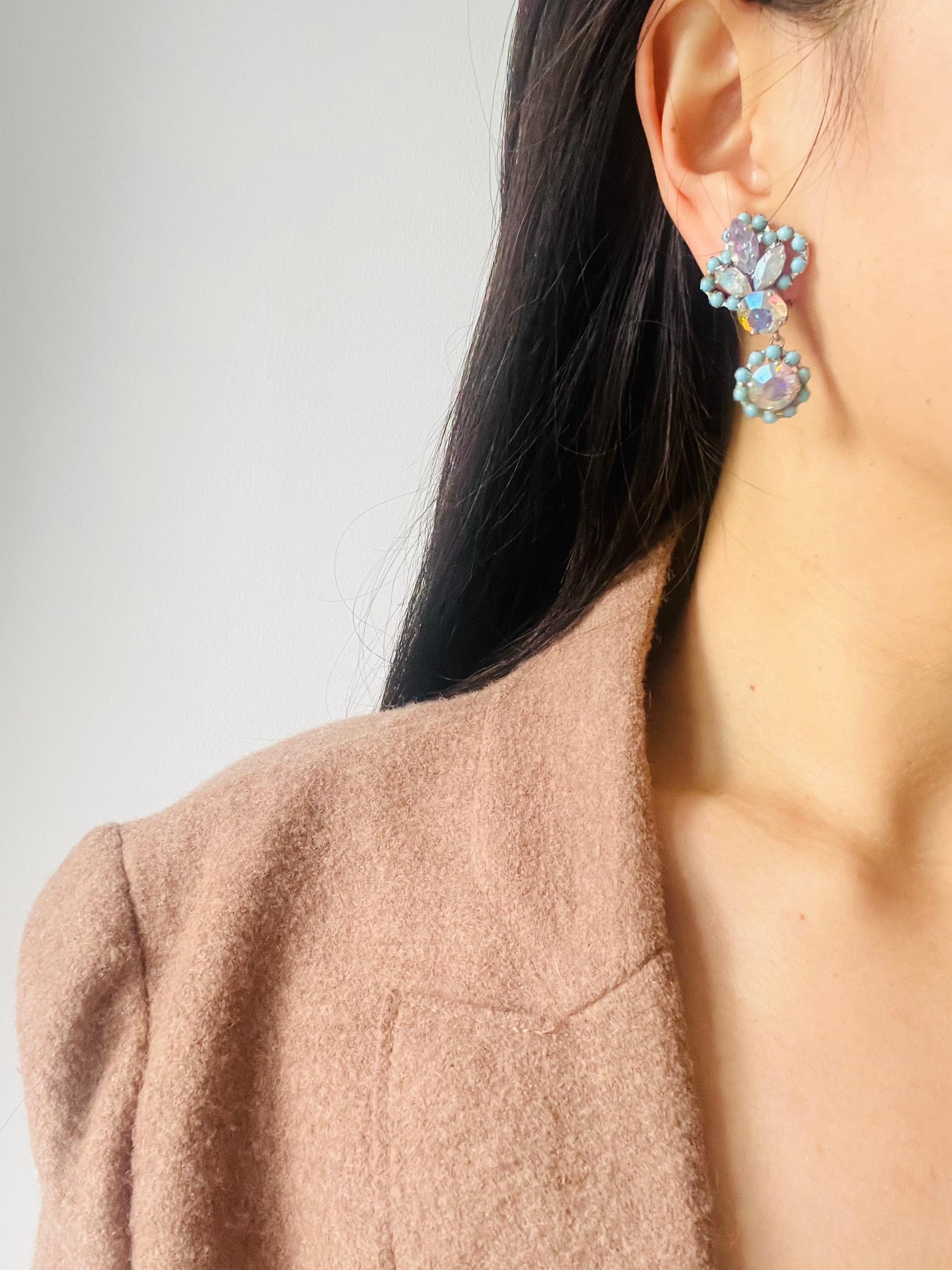 Christian Dior 1958 Turquoise Crystals Iridescent Aurora Flower Drop Earrings en vente 3