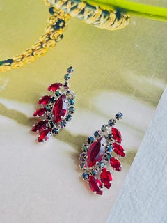 Boucles d'oreilles vintage Christian Dior de 1958, rares, en rubis rouge irisé, taille marquise
