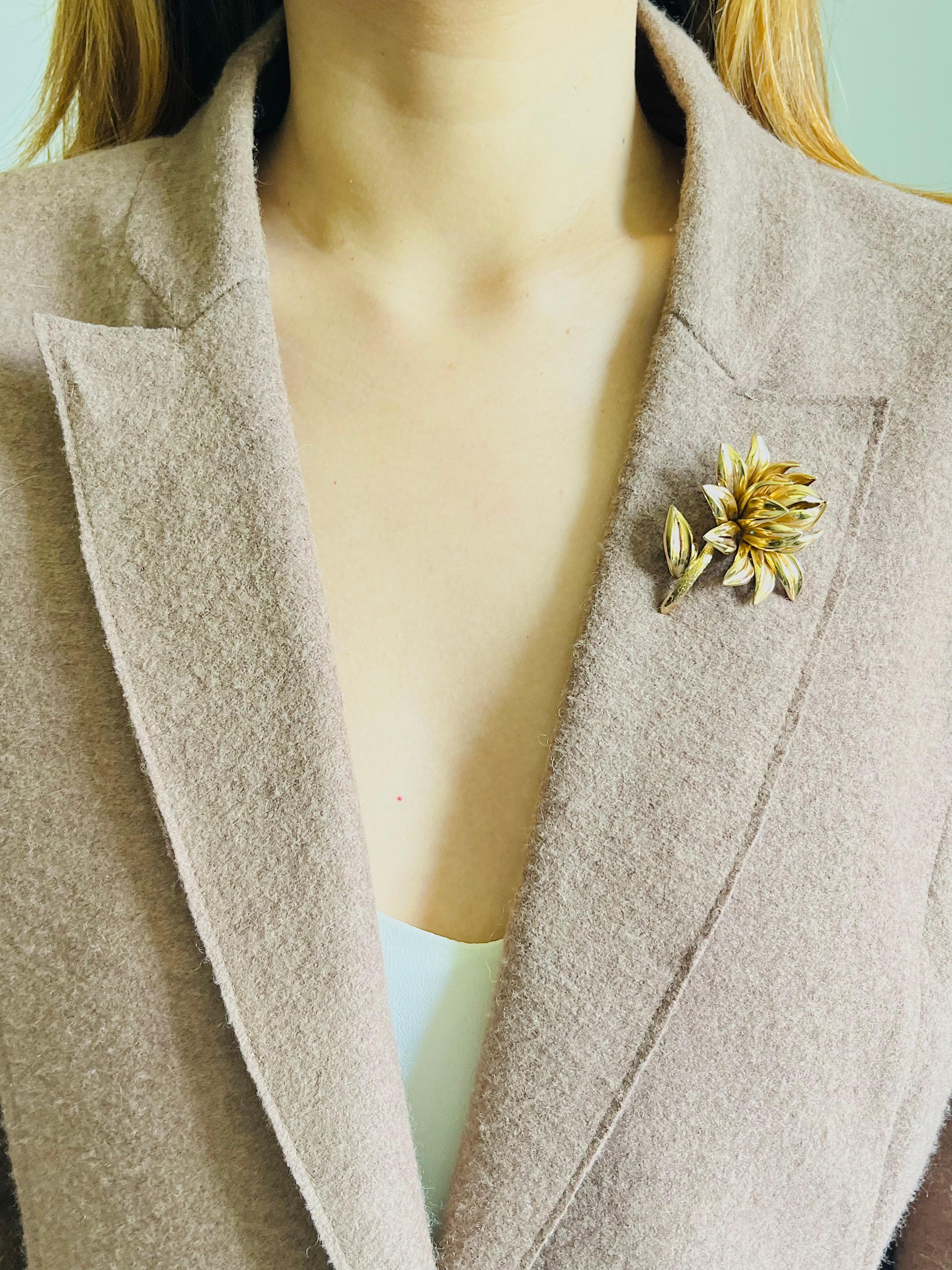 Christian Dior 1960 GROSSE Gold Flower Leaf Vivd Openwork Blossom