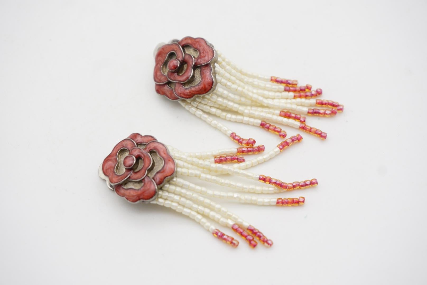 Christian Dior, boucles d'oreilles pendantes en perles perlées roses bordeaux et cristaux, années 1960 7