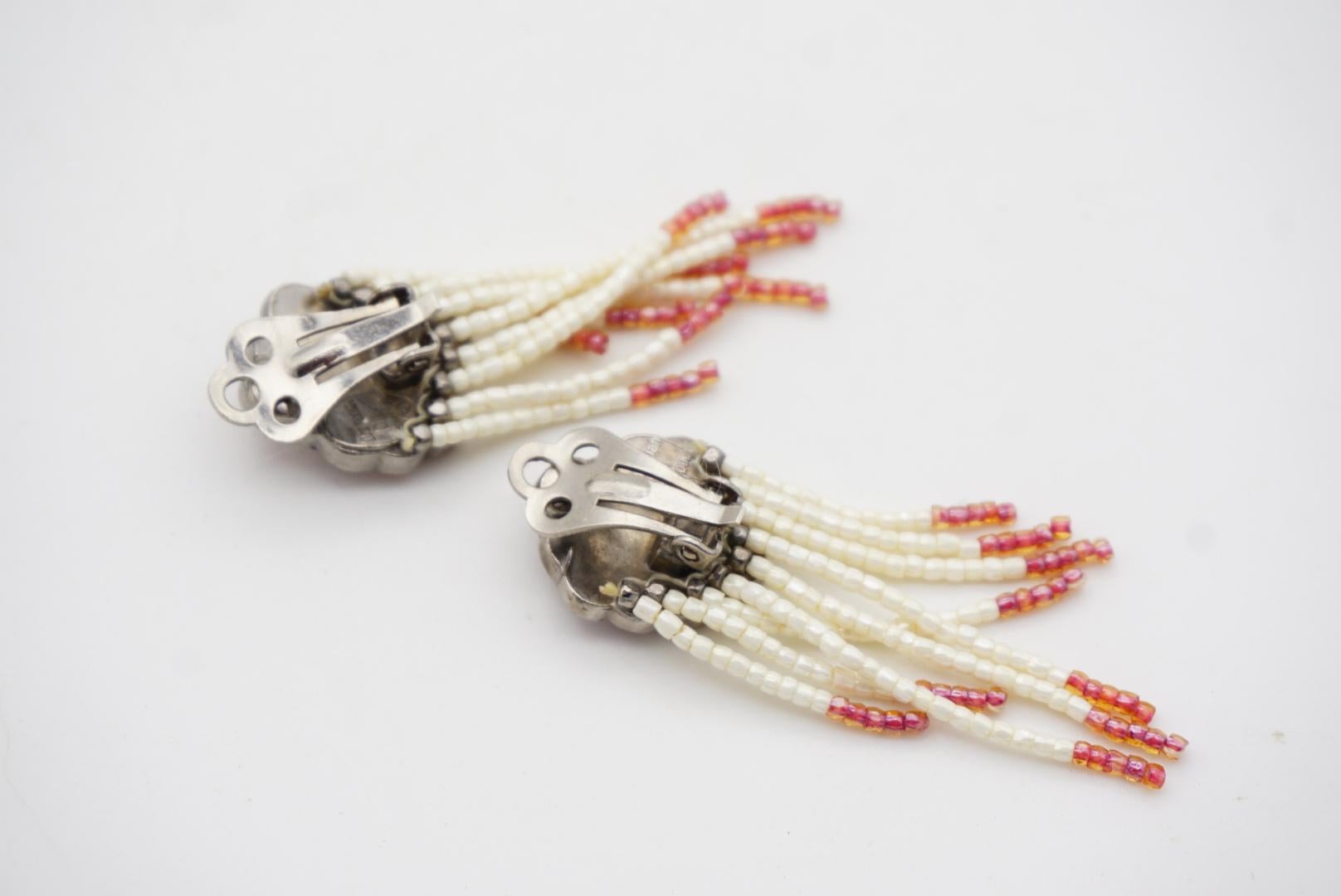 Christian Dior, boucles d'oreilles pendantes en perles perlées roses bordeaux et cristaux, années 1960 8