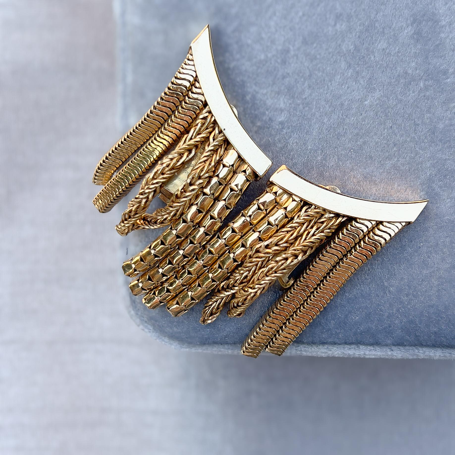 Christian Dior 1960s Gold Plated Vintage Chain Tassel Earrings For Sale 3