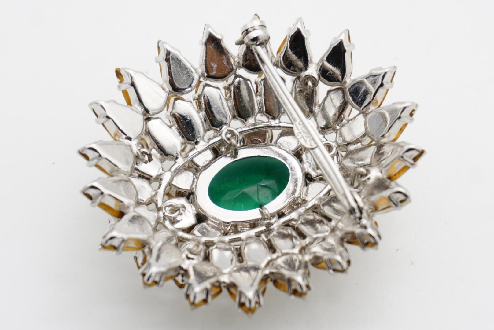 Christian Dior 1961 Grande spilla a goccia con cerchio di cristallo smeraldo Trio Marquise in vendita 8