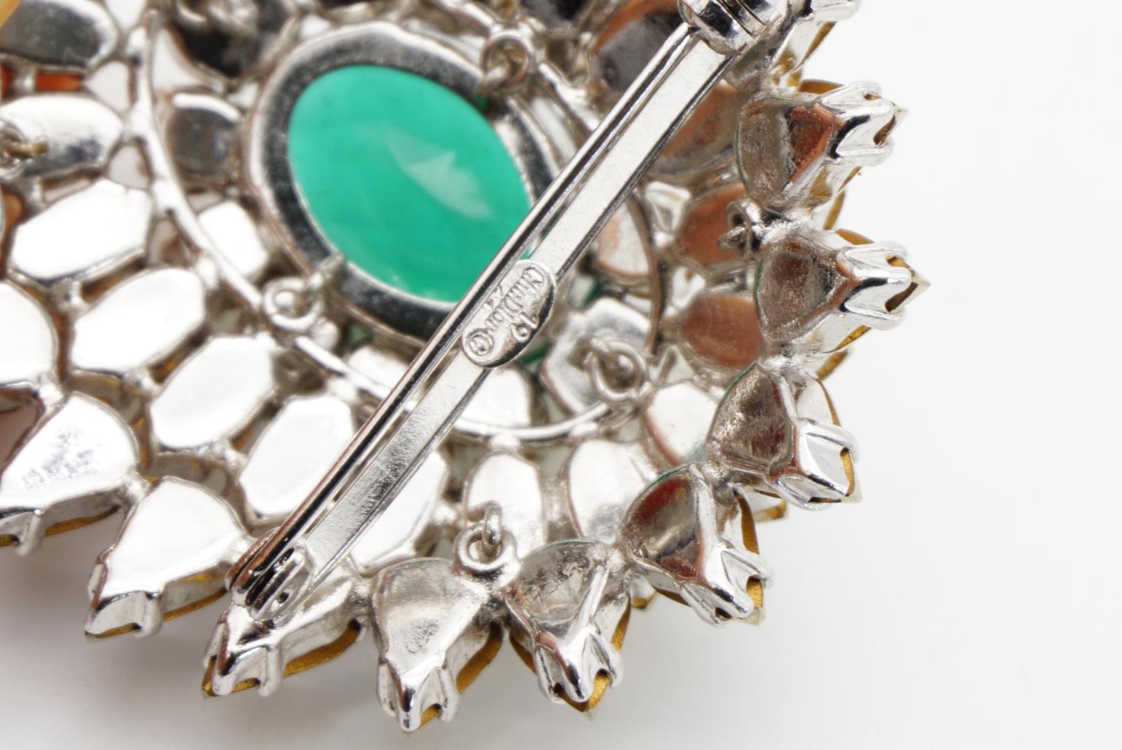 Christian Dior 1961 Grande spilla a goccia con cerchio di cristallo smeraldo Trio Marquise in vendita 9