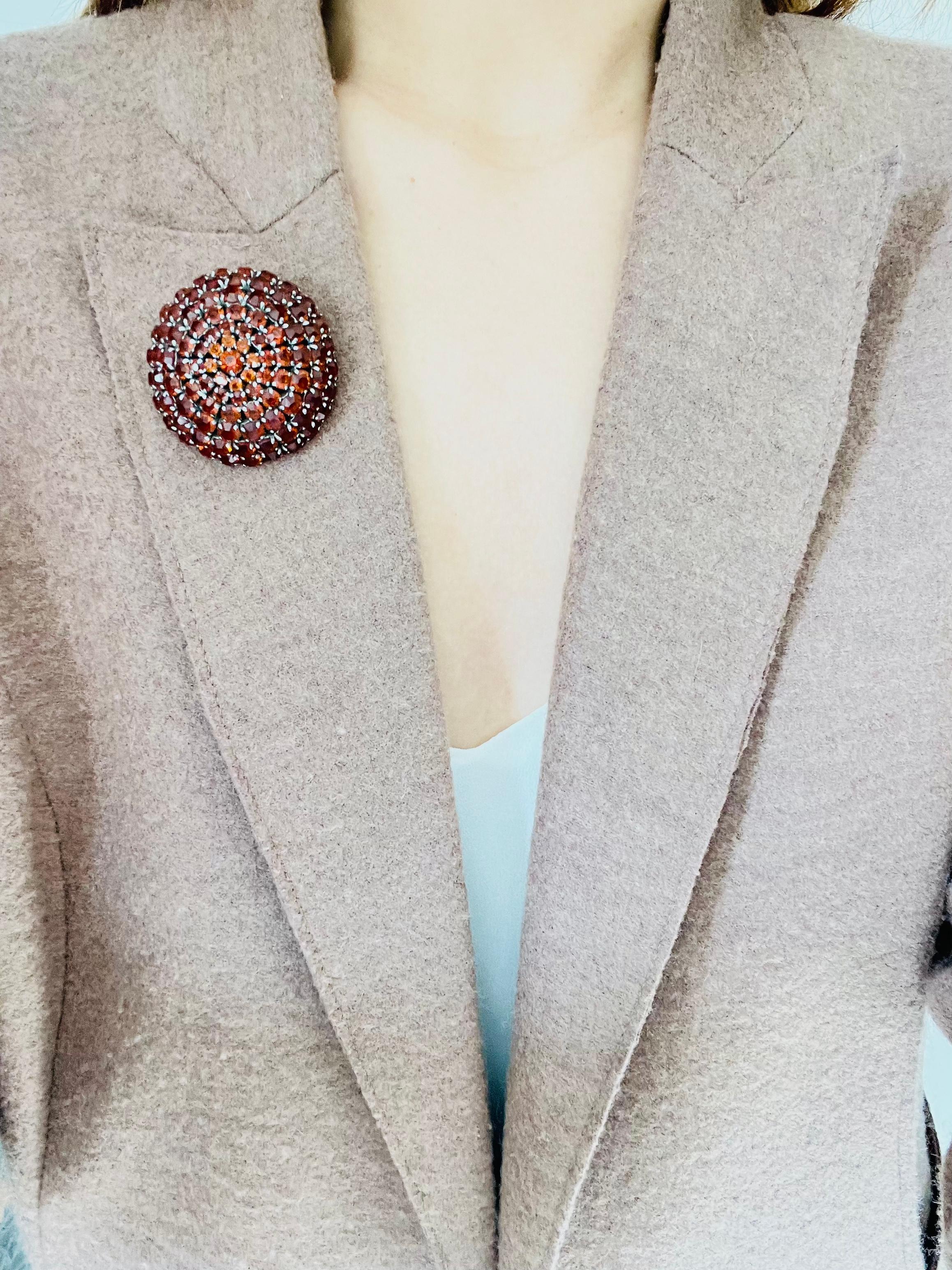 Christian Dior 1961 Vintage Citrine Amber Whole Crystal Round Dome Layer Brooch en vente 2