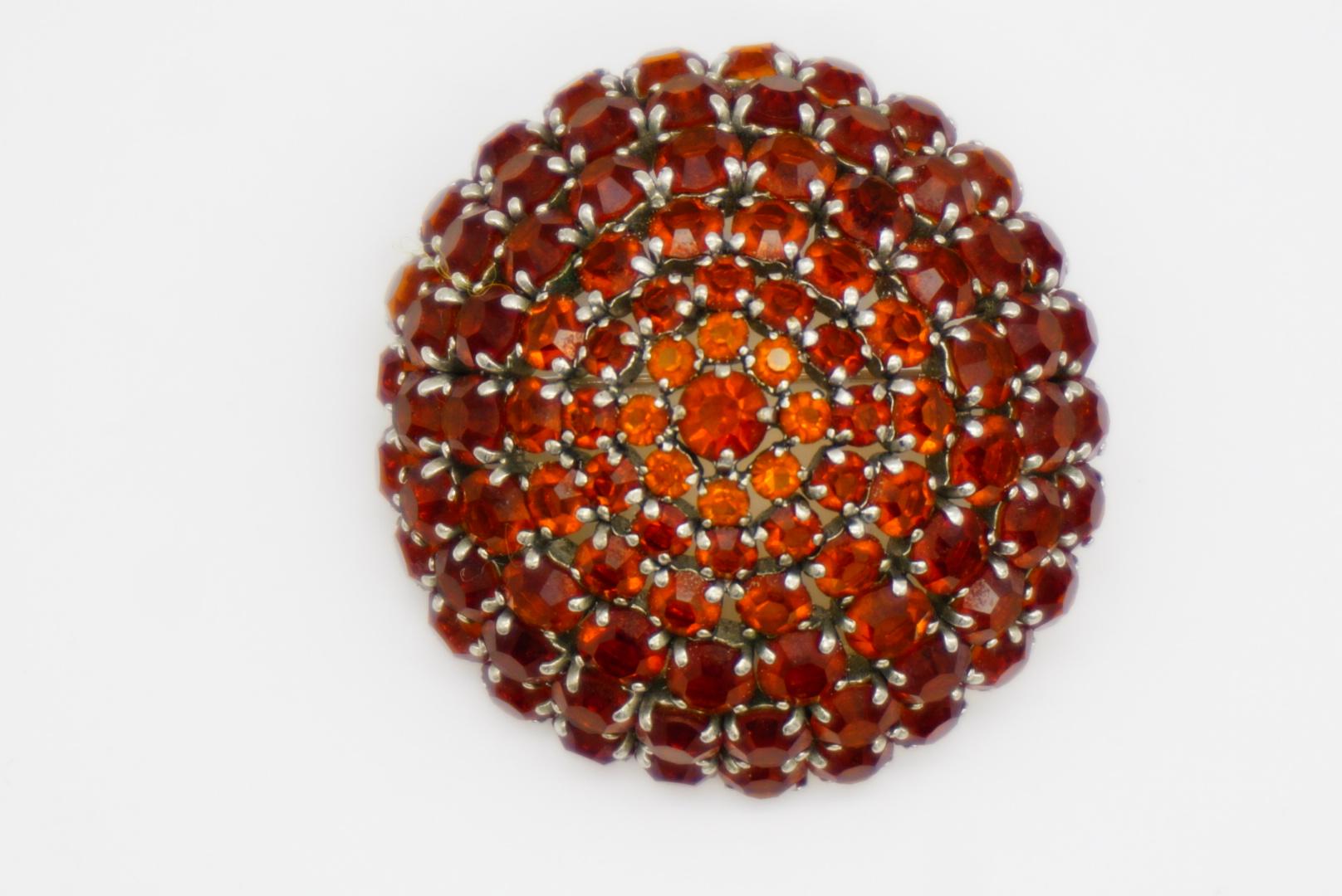 Christian Dior 1961 Vintage Citrine Amber Whole Crystal Round Dome Layer Brooch en vente 3