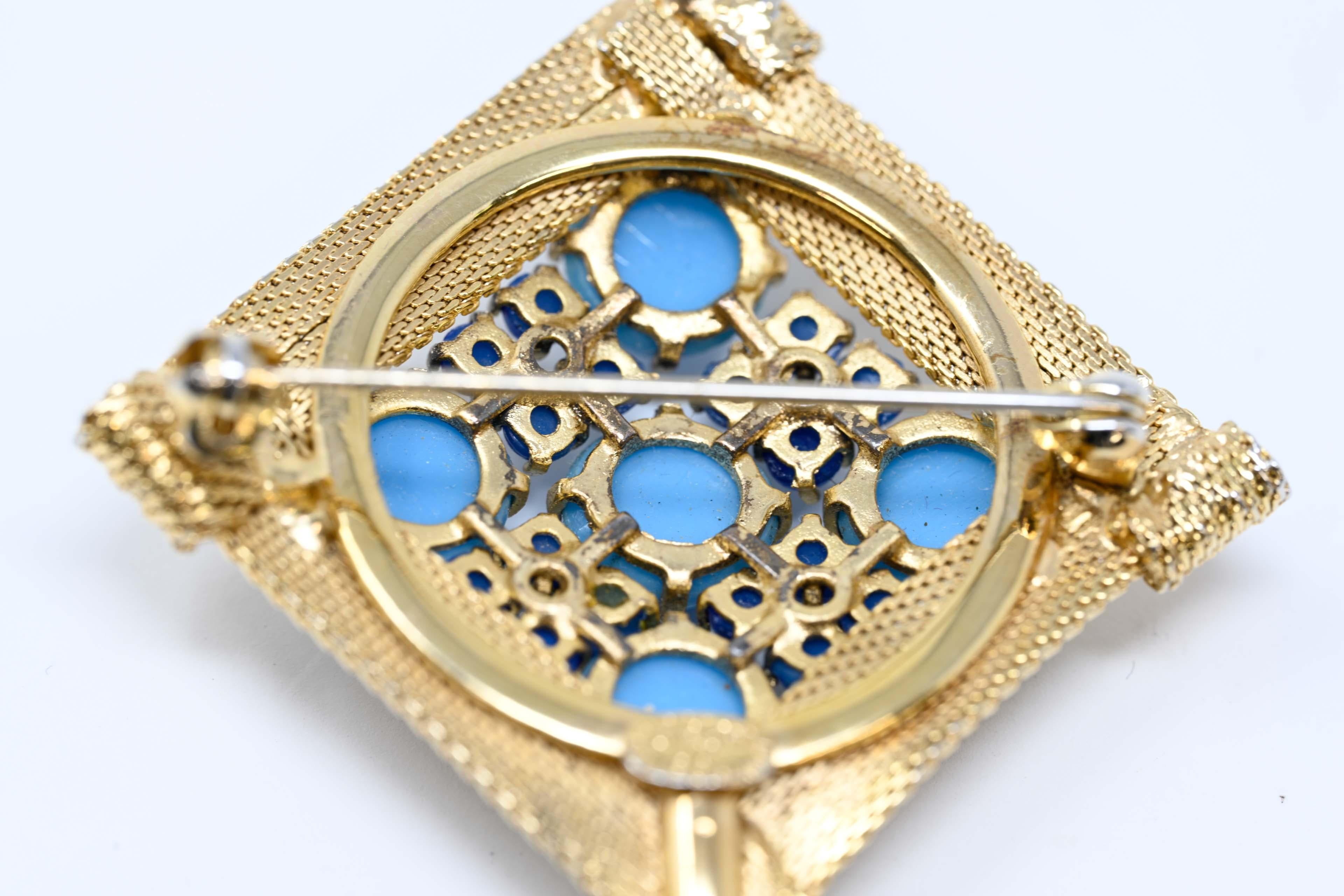 Christian Dior 1962 Blue Cabochon Brooch In Good Condition For Sale In Montreal, QC